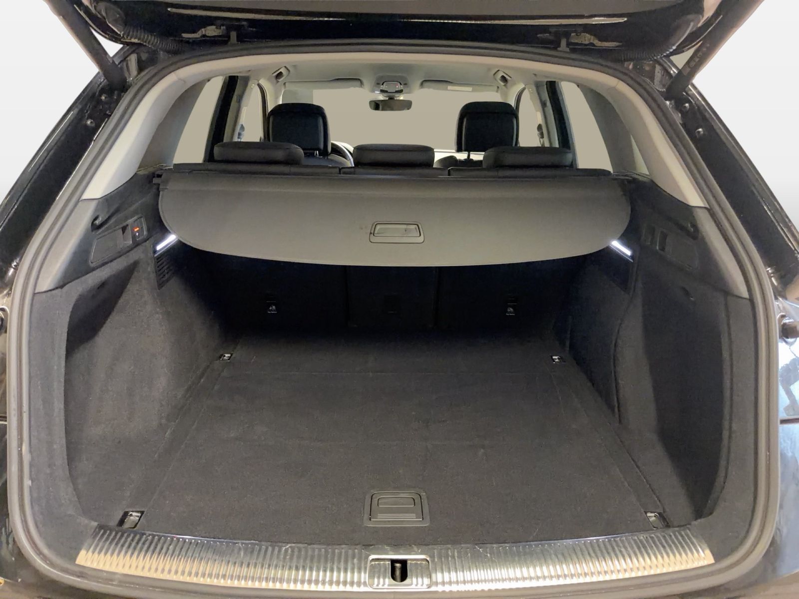 Fahrzeugabbildung Audi Q5 40 TDI quattro advanced 2024 (Facelift) AHK