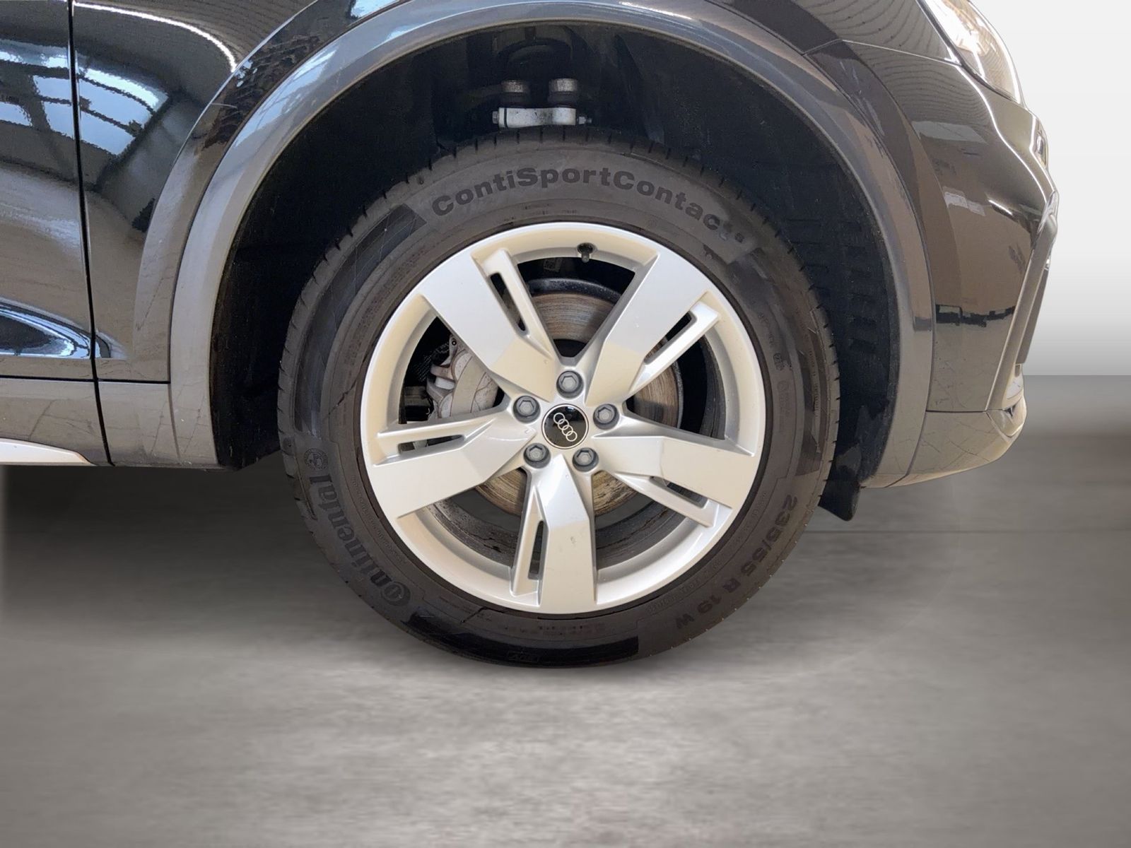 Fahrzeugabbildung Audi Q5 40 TDI quattro advanced 2024 (Facelift) AHK