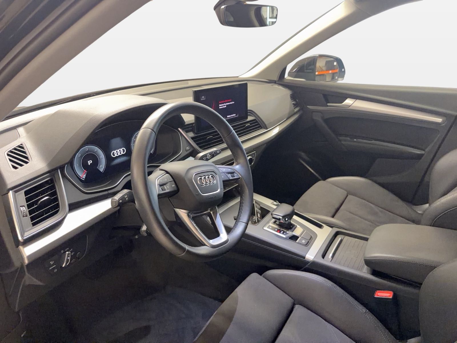 Fahrzeugabbildung Audi Q5 40 TDI quattro advanced 2024 (Facelift) AHK
