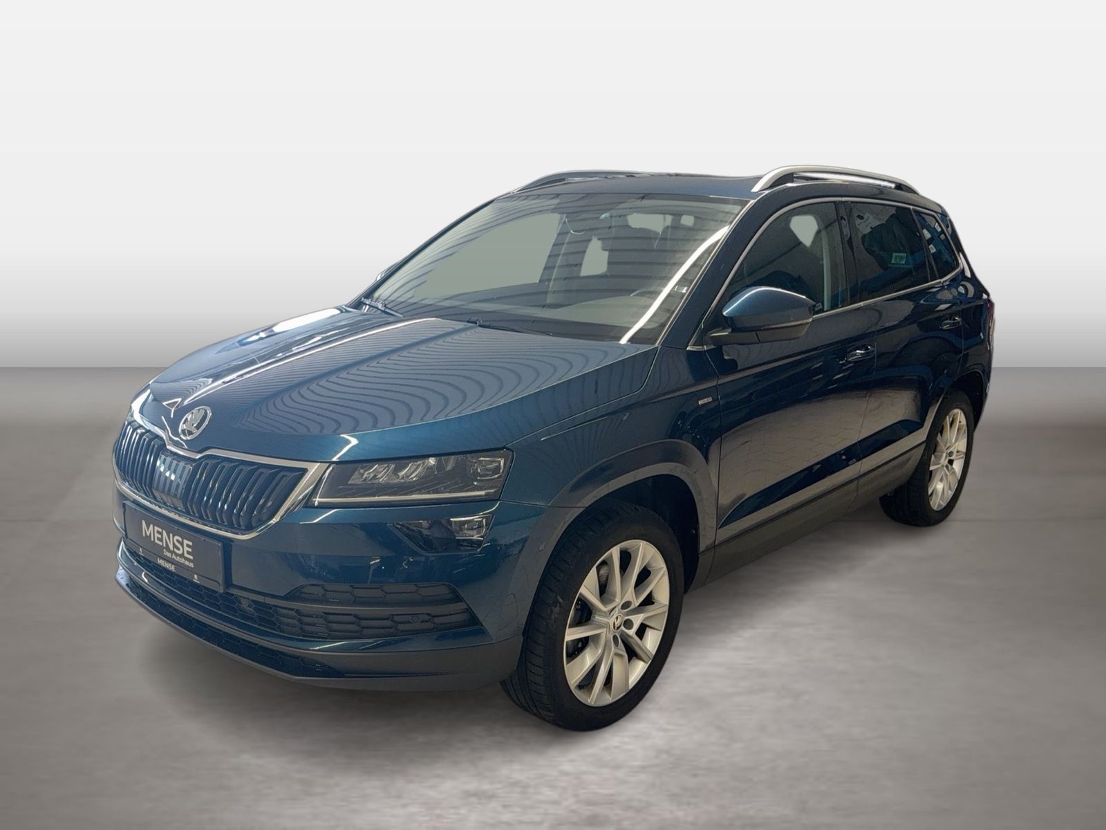 Fahrzeug autohaus mense Fahrzeugabbildung SKODA Karoq Clever 2.0l TDI 110kW 7-Gang-DSG 4x4 AHK P - mit KI generiert/bearbeitet