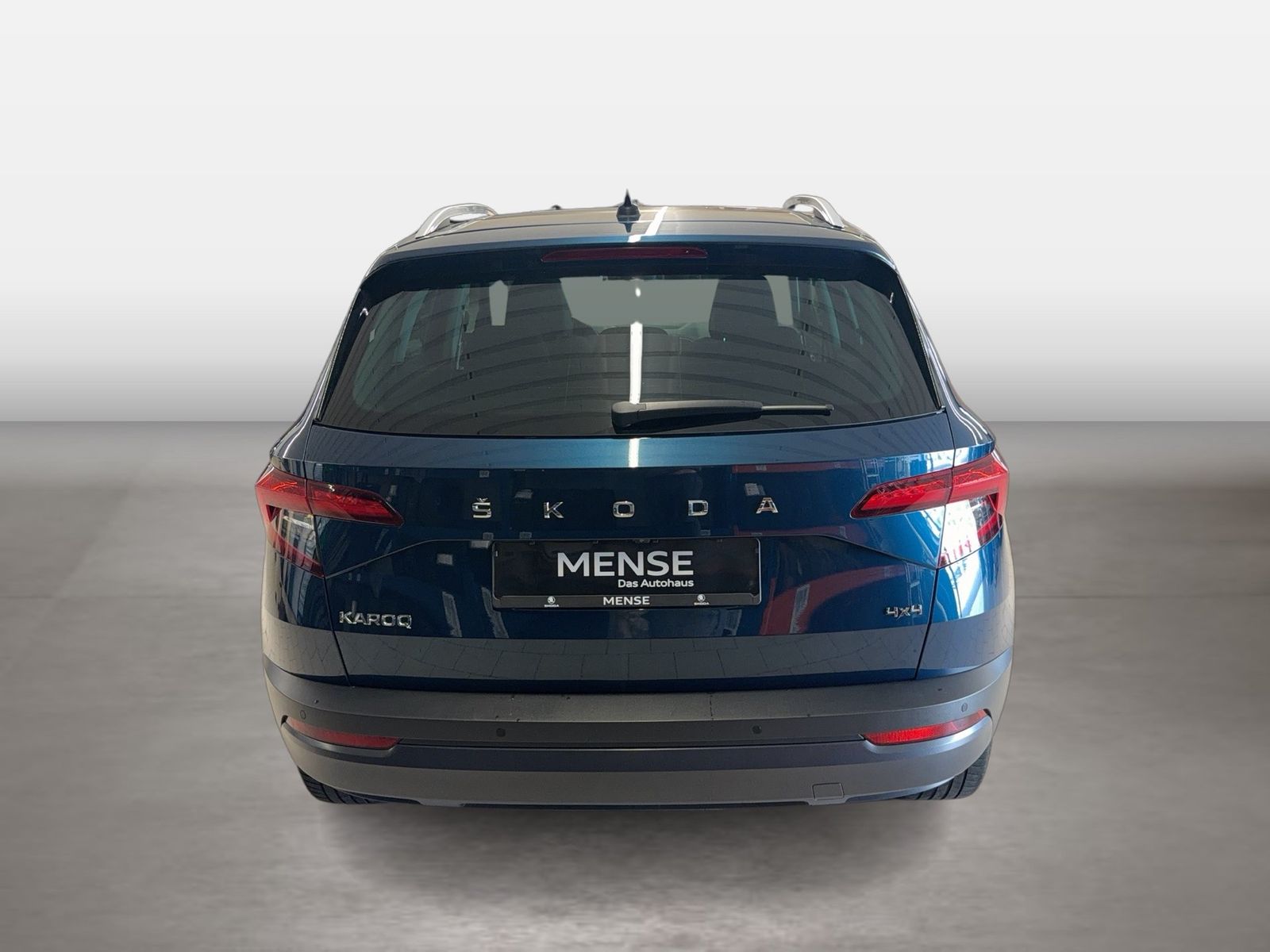 Fahrzeug autohaus mense Fahrzeugabbildung SKODA Karoq Clever 2.0l TDI 110kW 7-Gang-DSG 4x4 AHK P - mit KI generiert/bearbeitet