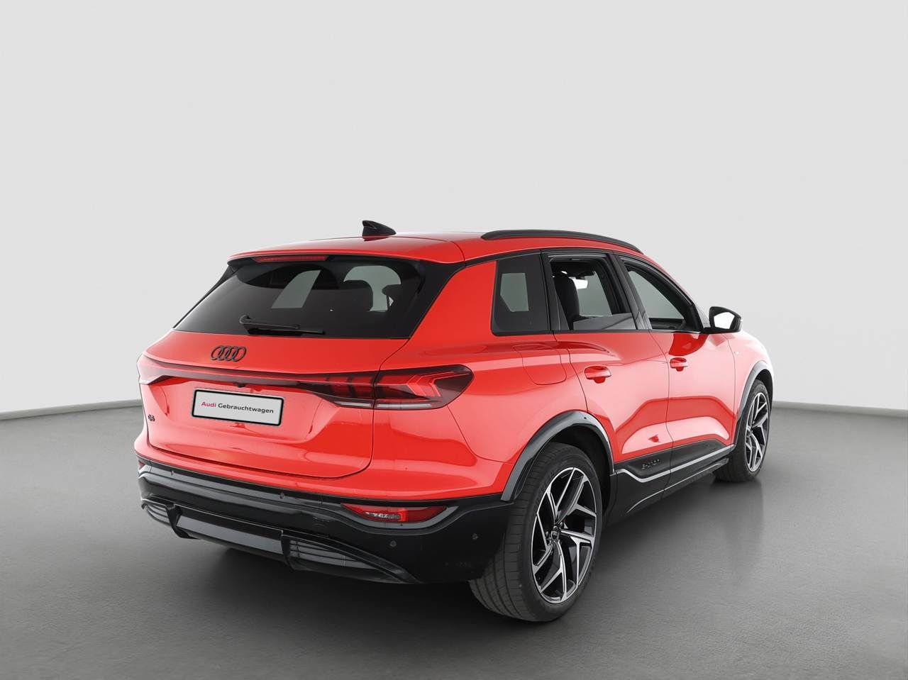 Fahrzeugabbildung Audi Q6 e-tron performance S-Line AHK HUD Luft Pano