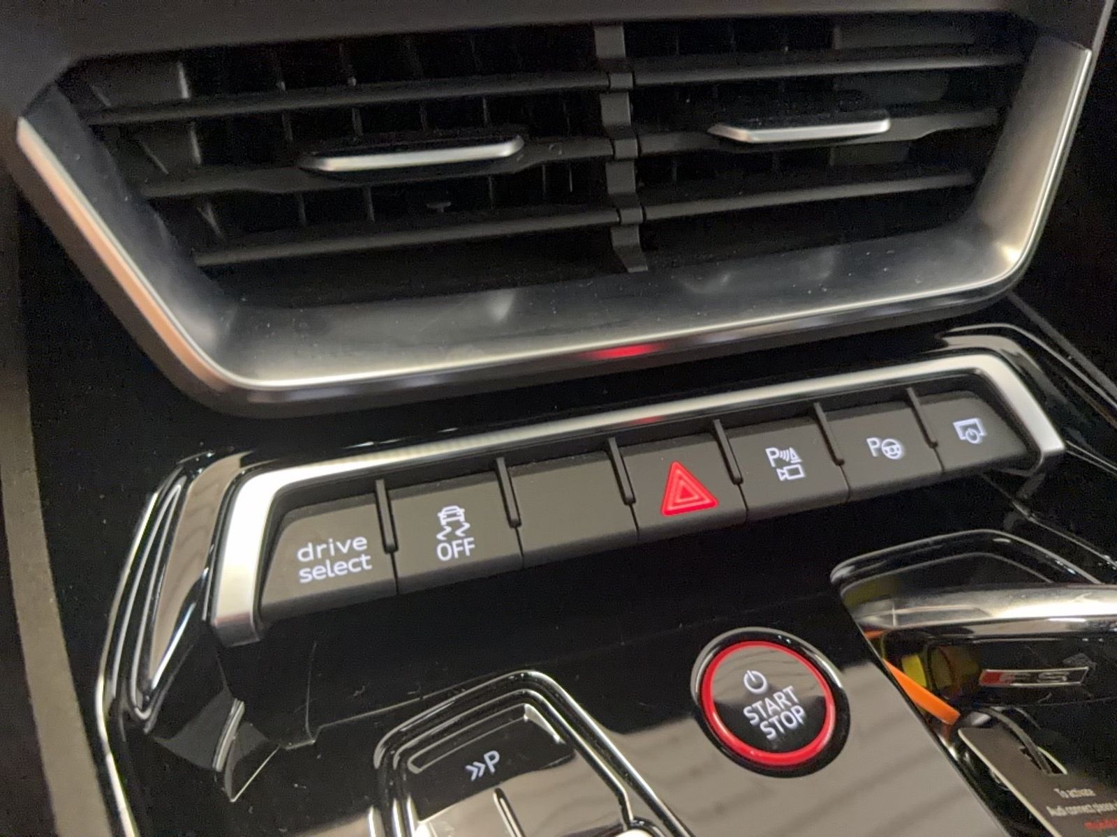 Fahrzeugabbildung Audi e-tron GT RS quattro 2024 Matrix HUD Laser Luft
