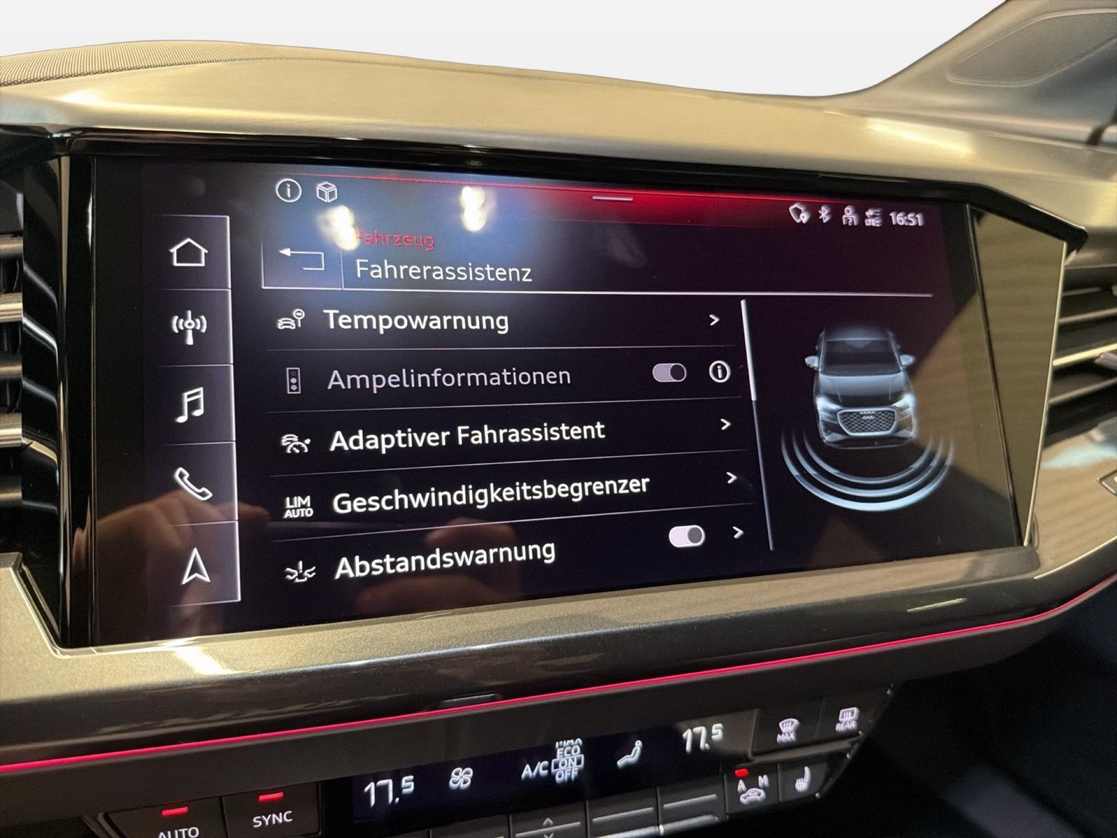 Fahrzeugabbildung Audi Q4 e-tron Sportback 40 e-tron 2023 AHK Standhzg