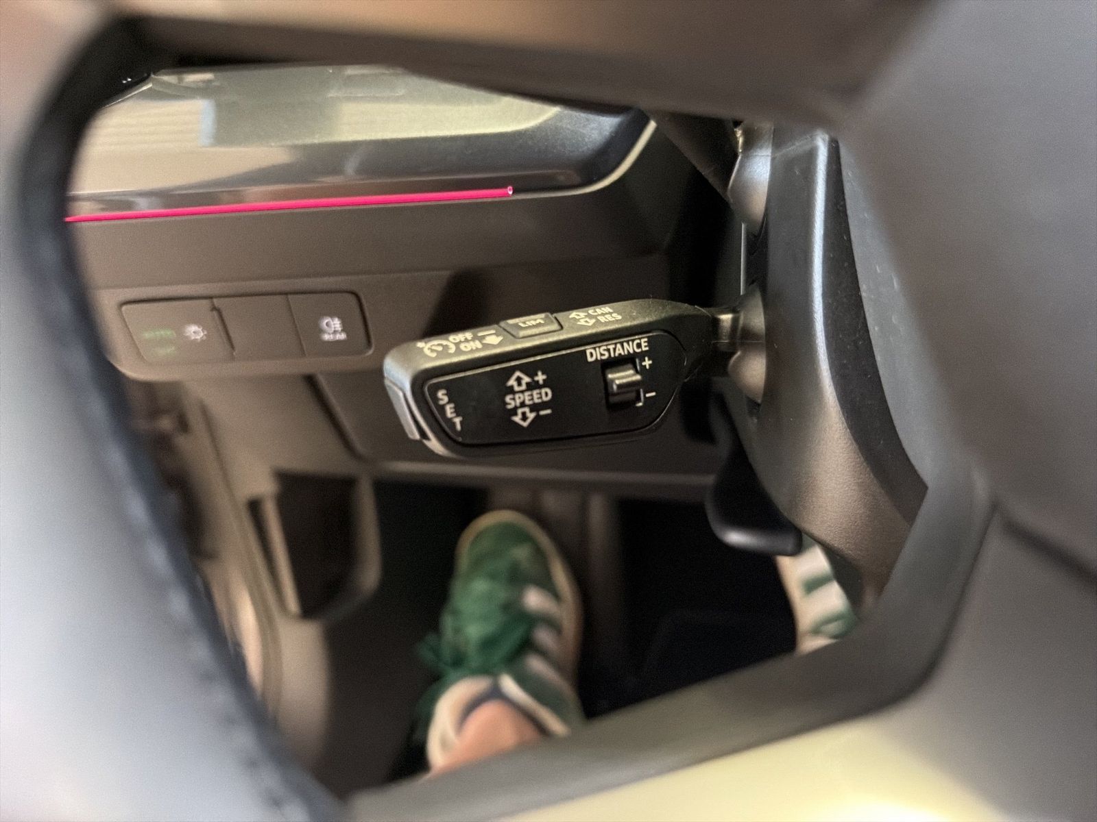 Fahrzeugabbildung Audi Q4 e-tron Sportback 40 e-tron 2023 AHK Standhzg