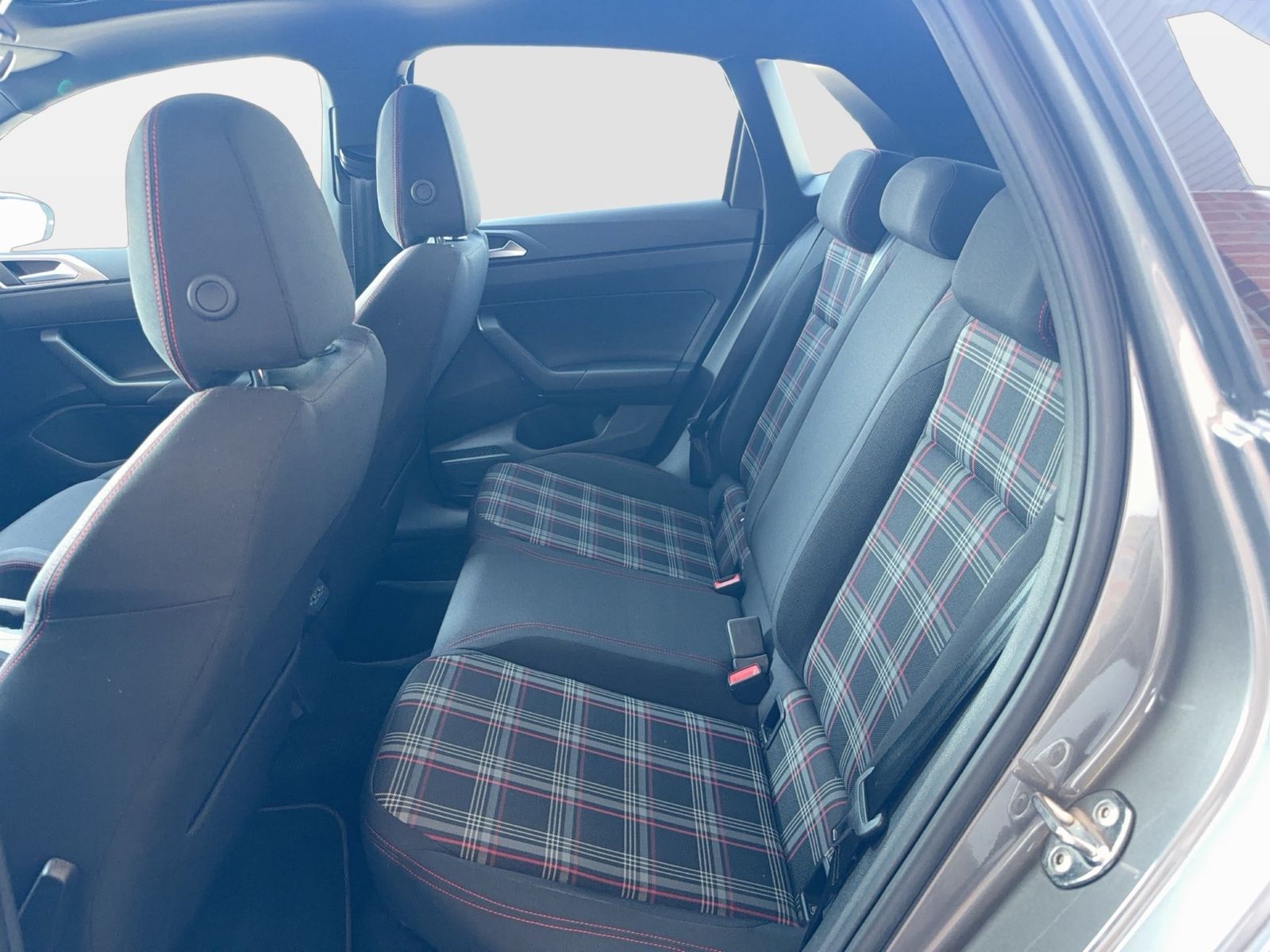 Fahrzeugabbildung Volkswagen Polo VI 2.0 TSI GTI Beats CarPlay Pano SD ACC LM