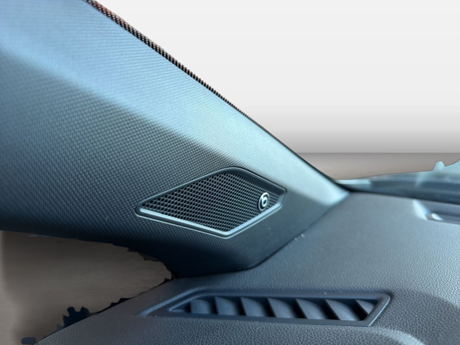 Fahrzeugabbildung Volkswagen Polo VI 2.0 TSI GTI Beats CarPlay Pano SD ACC LM