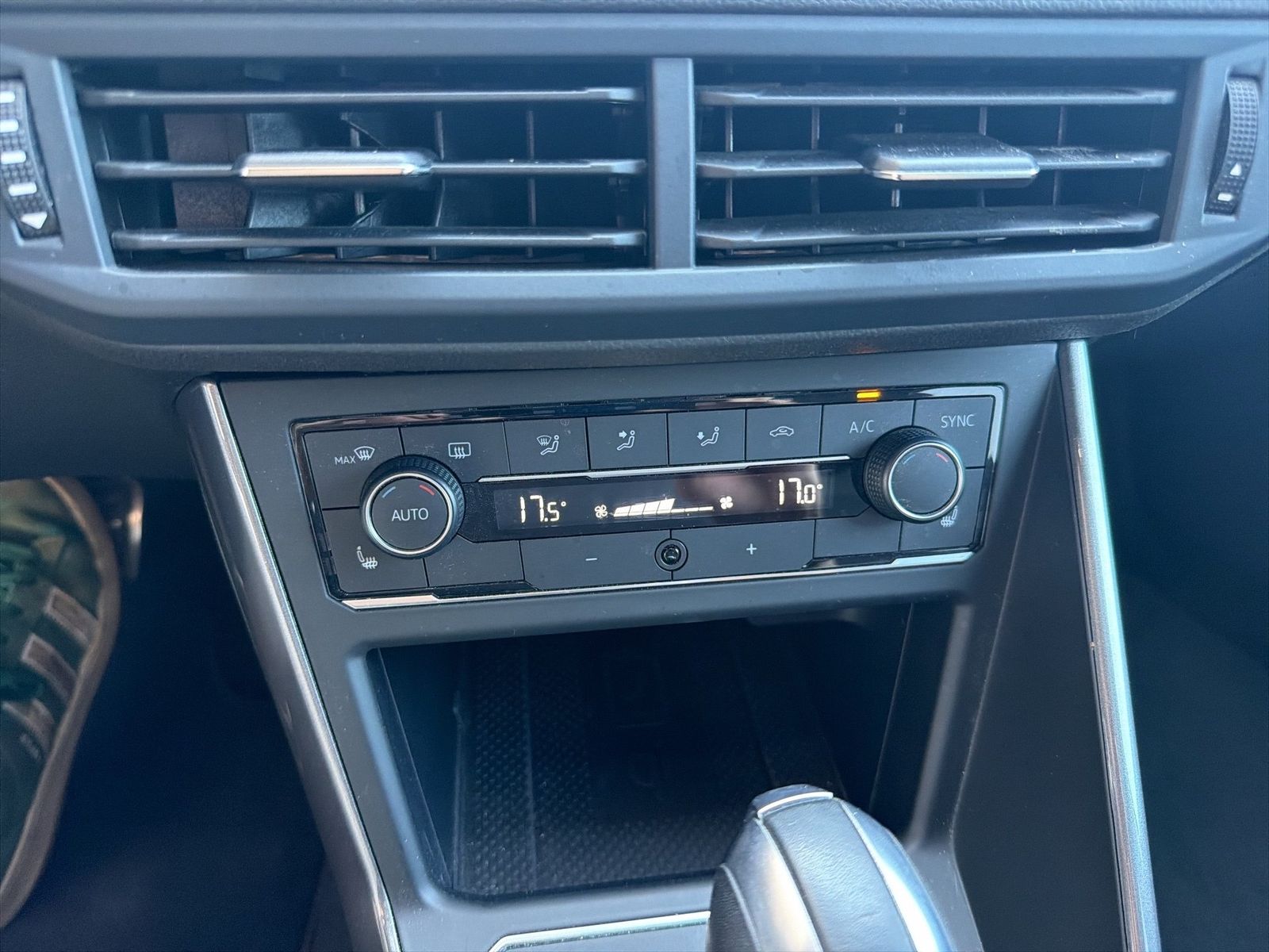 Fahrzeugabbildung Volkswagen Polo VI 2.0 TSI GTI Beats CarPlay Pano SD ACC LM