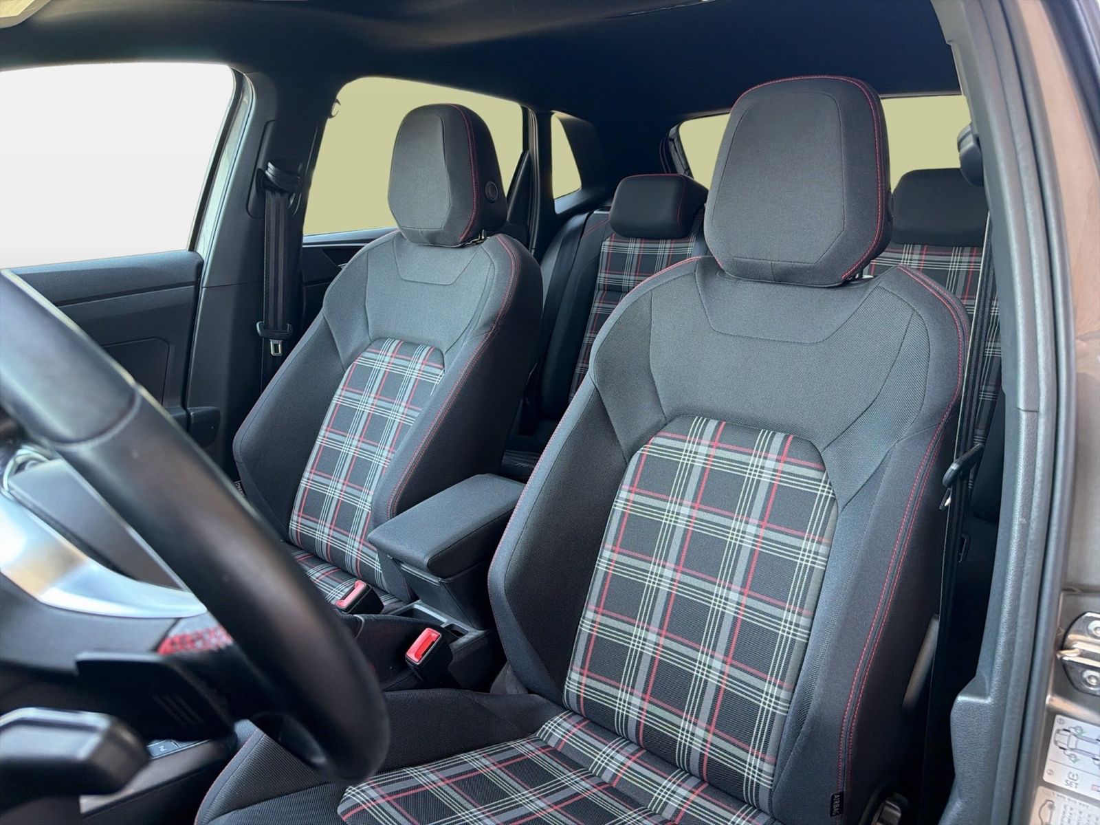 Fahrzeugabbildung Volkswagen Polo VI 2.0 TSI GTI Beats CarPlay Pano SD ACC LM