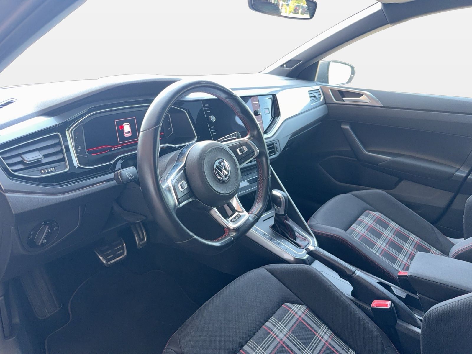 Fahrzeugabbildung Volkswagen Polo VI 2.0 TSI GTI Beats CarPlay Pano SD ACC LM