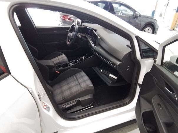 Fahrzeugabbildung Volkswagen Golf VIII GTI 2.0 TSI DSG IQ.Light Matrix h/k SD