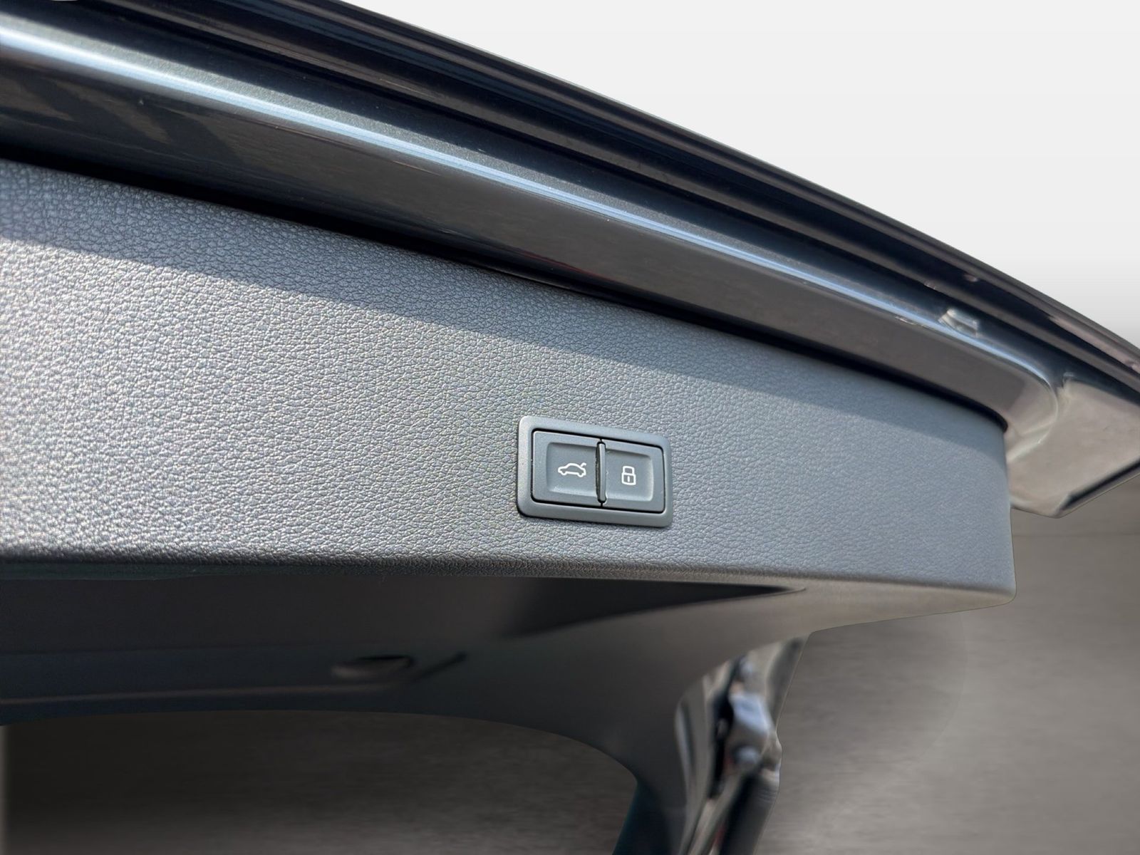 Fahrzeugabbildung Audi Q2 35 TDI quattro S tronic S linbe Matrix AHK LE - mit KI generiert/bearbeitet