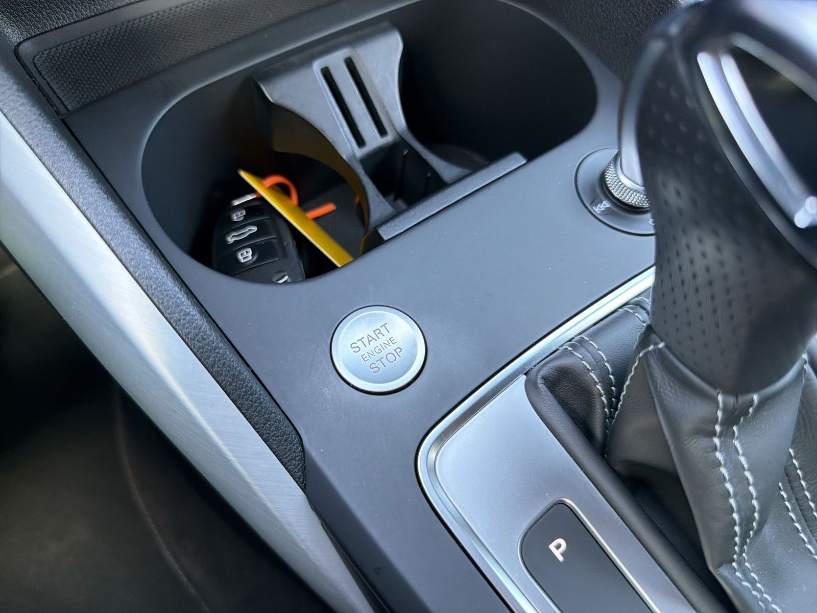 Fahrzeugabbildung Audi Q2 35 TDI quattro S tronic S linbe Matrix AHK LE - mit KI generiert/bearbeitet