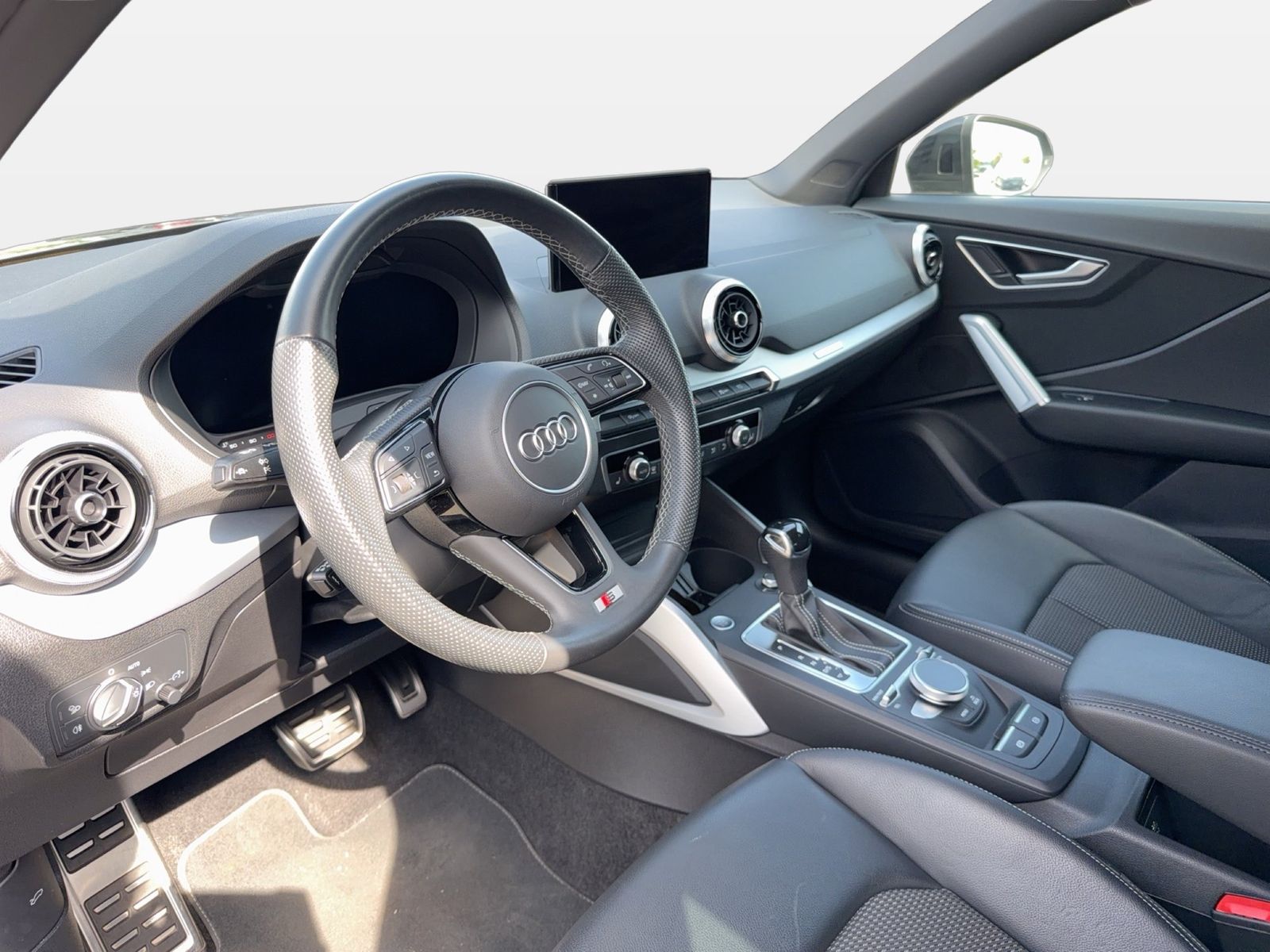 Fahrzeugabbildung Audi Q2 35 TDI quattro S tronic S linbe Matrix AHK LE - mit KI generiert/bearbeitet