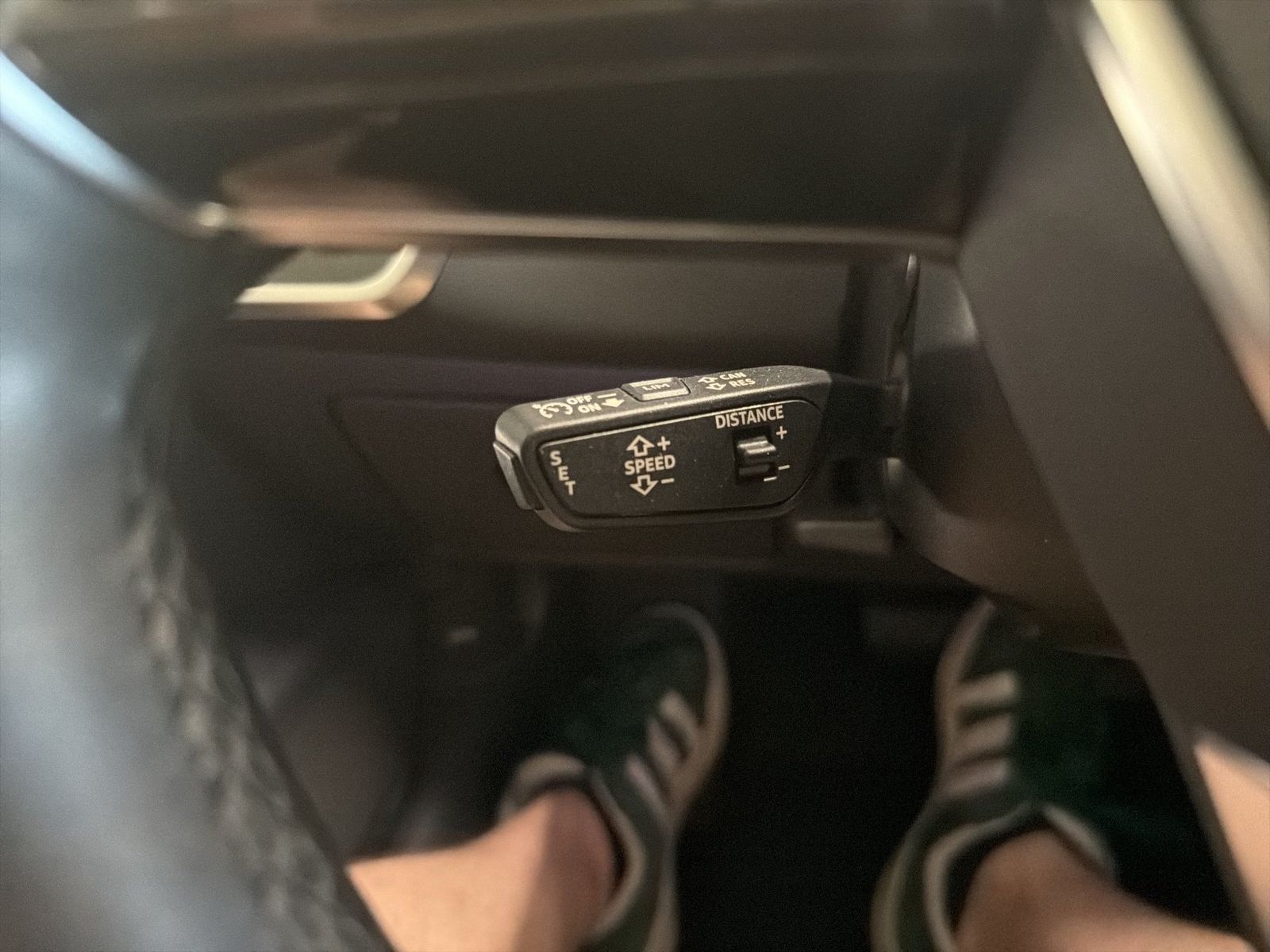 Fahrzeugabbildung Audi A6 Avant 40 TDI S tronic Navi Pano HUD AHK AHK
