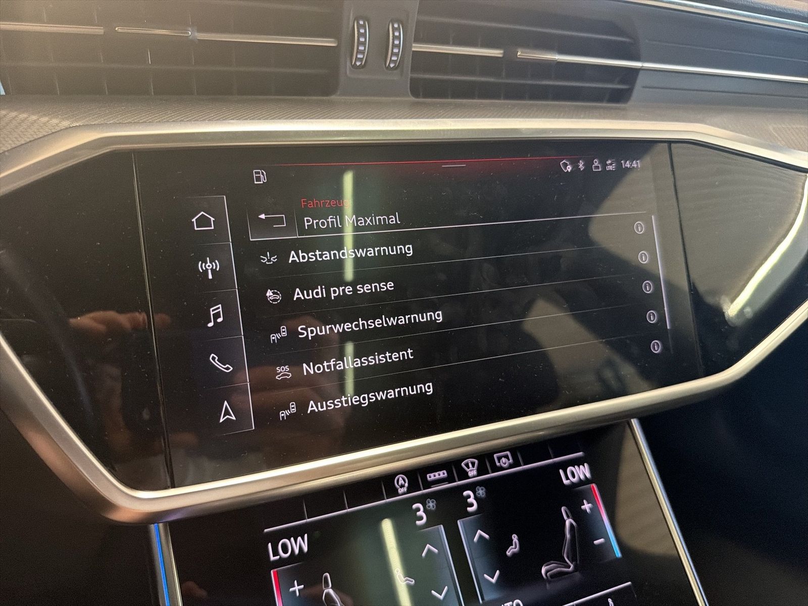 Fahrzeugabbildung Audi A6 Avant 40 TDI S tronic Navi Pano HUD AHK AHK