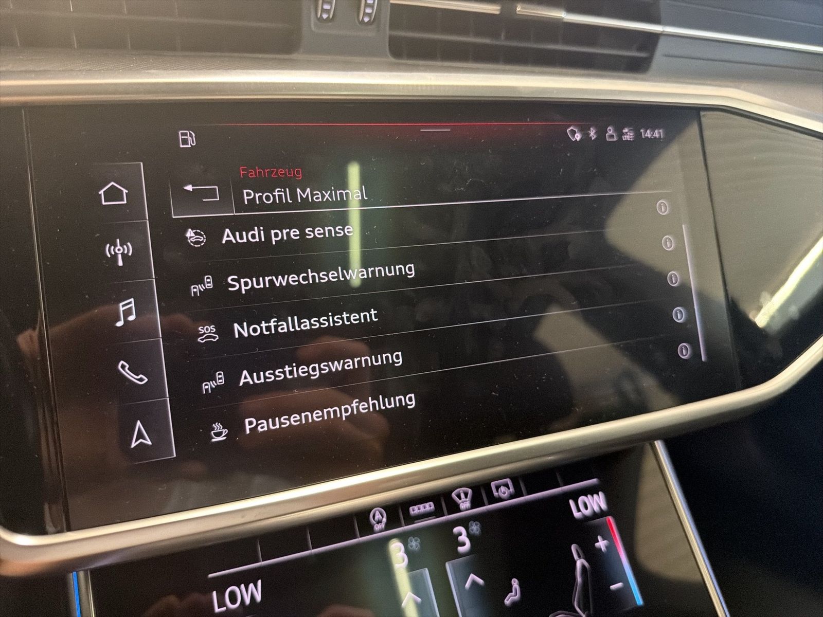 Fahrzeugabbildung Audi A6 Avant 40 TDI S tronic Navi Pano HUD AHK AHK