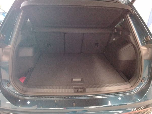 Fahrzeugabbildung Volkswagen Tiguan 2.0 TDI DSG R-line IQ.Light Matrix h/k LM