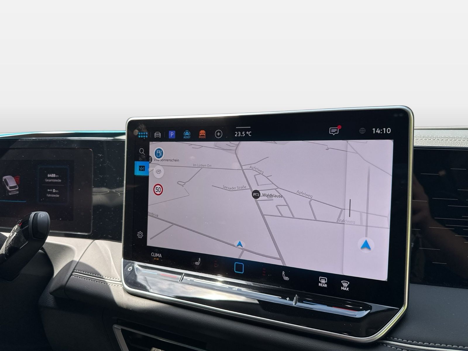 Fahrzeugabbildung Volkswagen Tiguan 1.5 eTSI DSG Elegance CarPlay AHK ACC LED