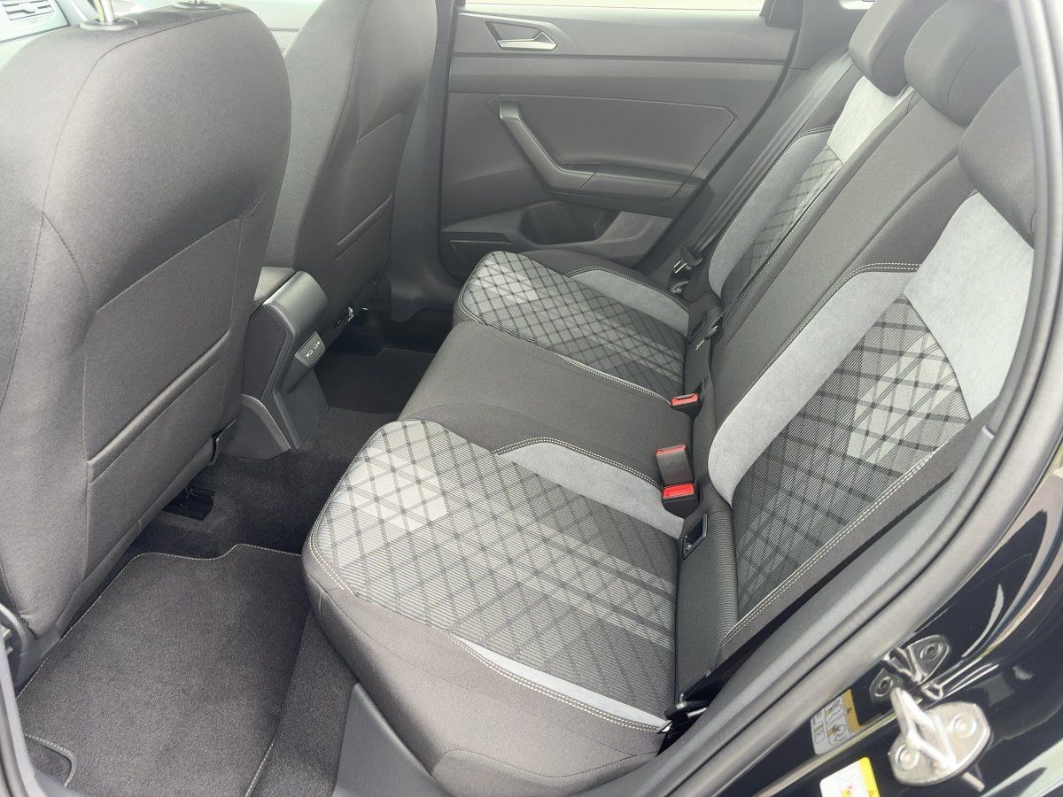 Fahrzeug autohaus mense Fahrzeugabbildung Volkswagen Taigo R-Line 1.5 l TSI DSG AHK Nav Ganzjahresrei