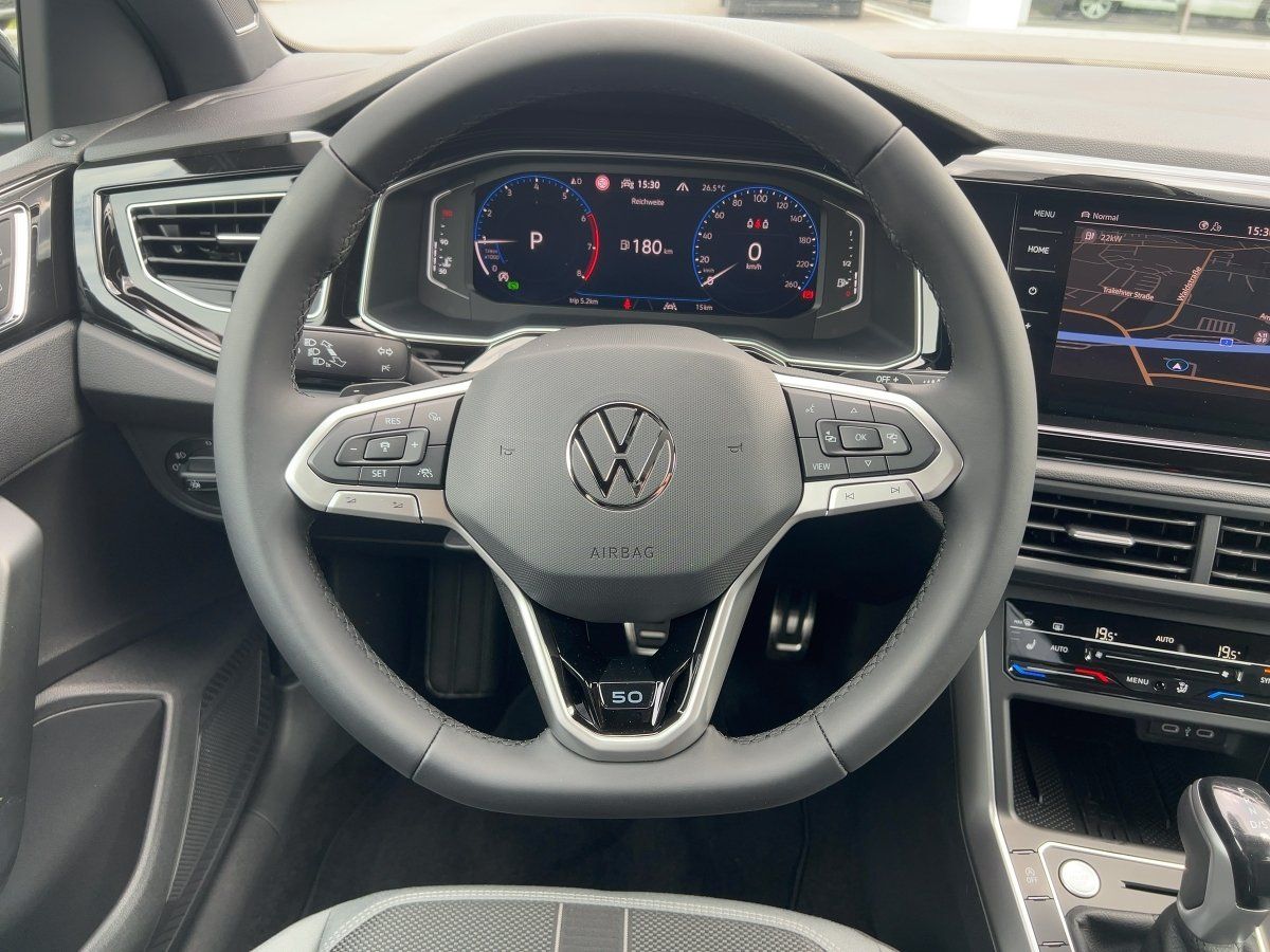 Fahrzeugabbildung Volkswagen Polo EDITION 50 1.0 l TSI OPF DSG IQ.Light Pano