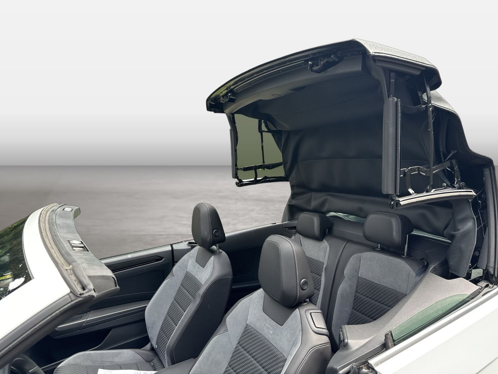 Fahrzeug autohaus mense Fahrzeugabbildung Volkswagen T-Roc Cabriolet 1.5 TSI DSG R-Line CarPlay AHK