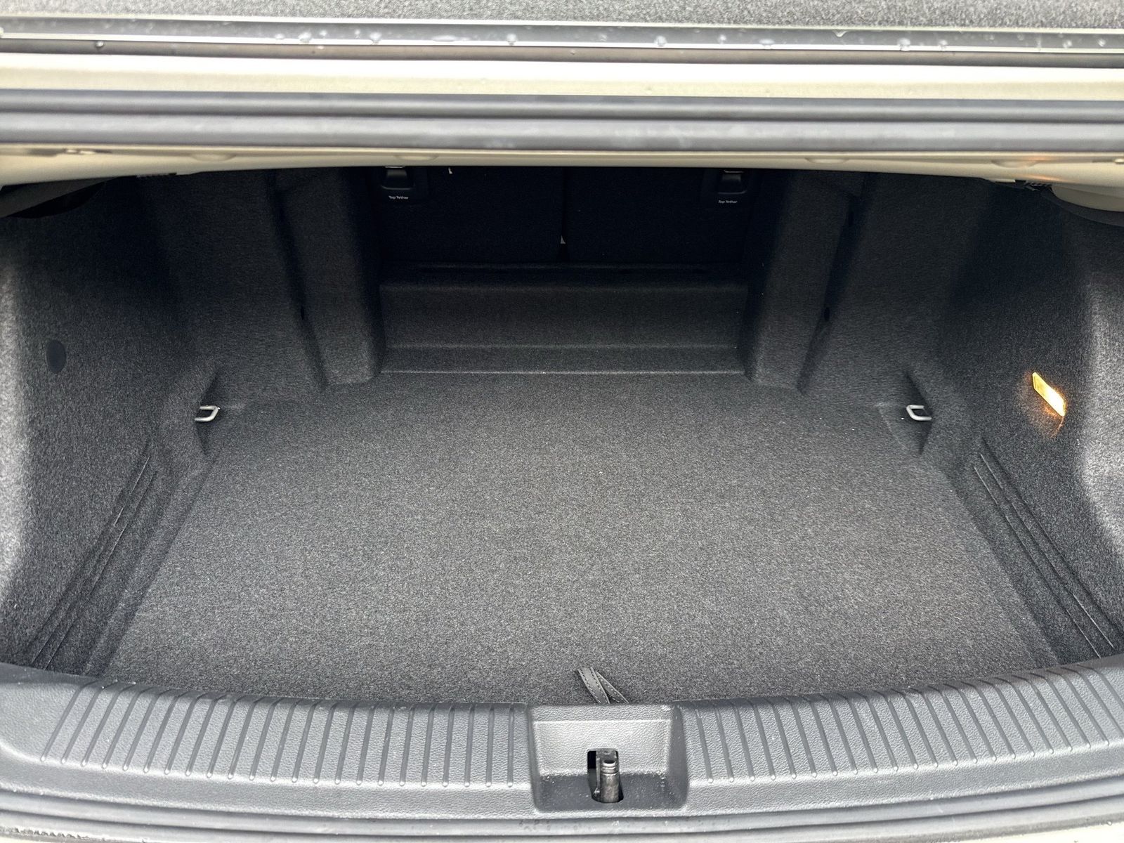 Fahrzeugabbildung Volkswagen T-Roc Cabriolet 1.5 TSI DSG Style CarPlay AHK LM