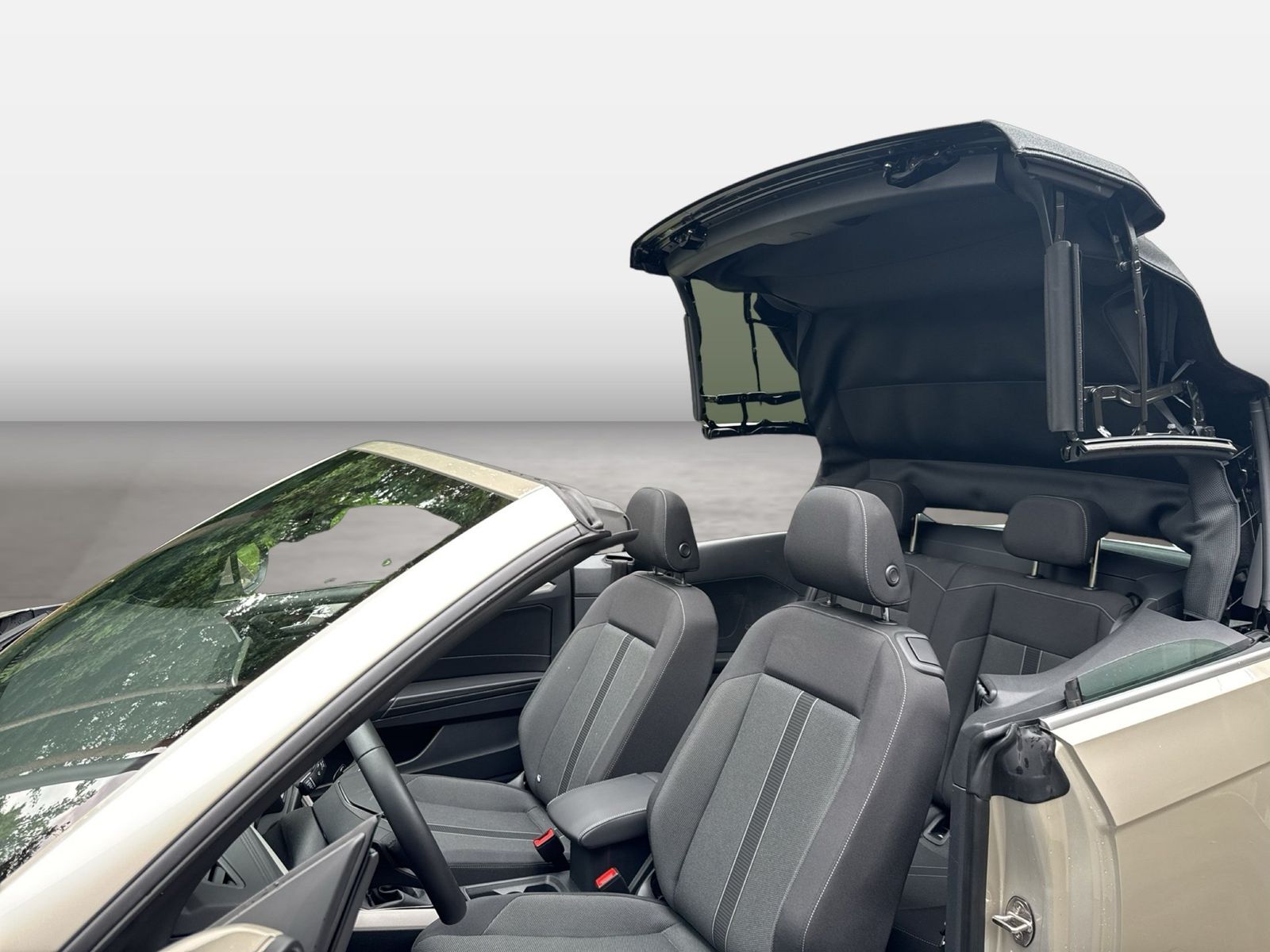 Fahrzeugabbildung Volkswagen T-Roc Cabriolet 1.5 TSI DSG Style CarPlay AHK LM