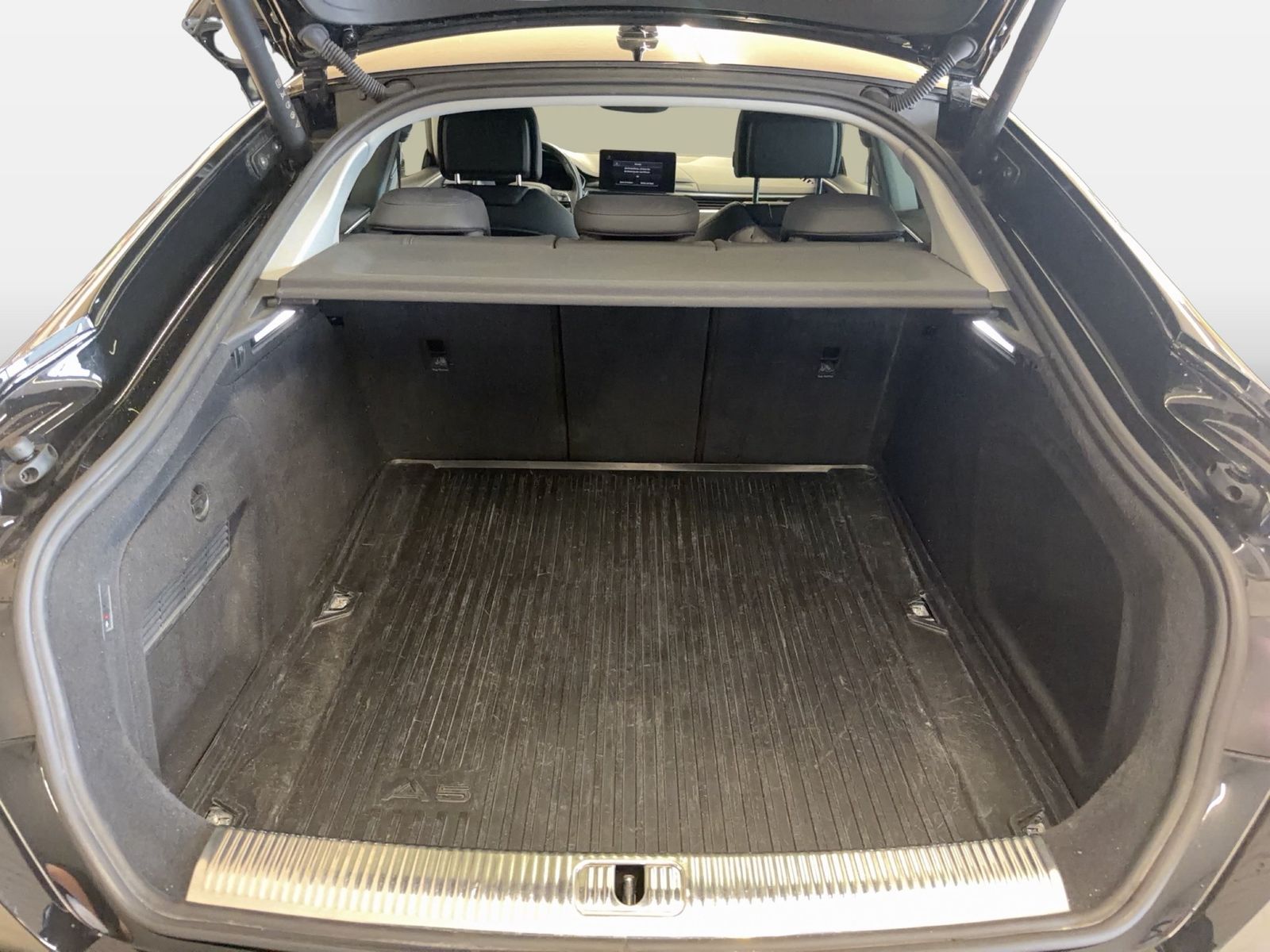 Fahrzeugabbildung Audi A5 Sportback 40 TFSI quattro advanced 2023 (Face