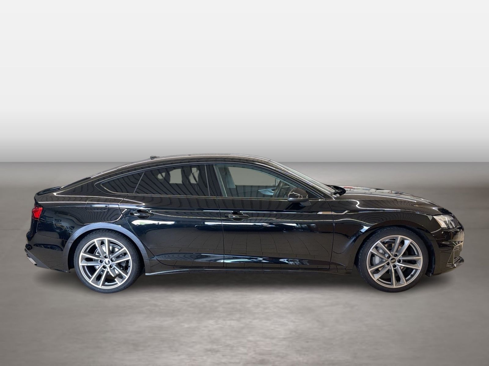 Fahrzeugabbildung Audi A5 Sportback 40 TFSI quattro advanced 2023 (Face