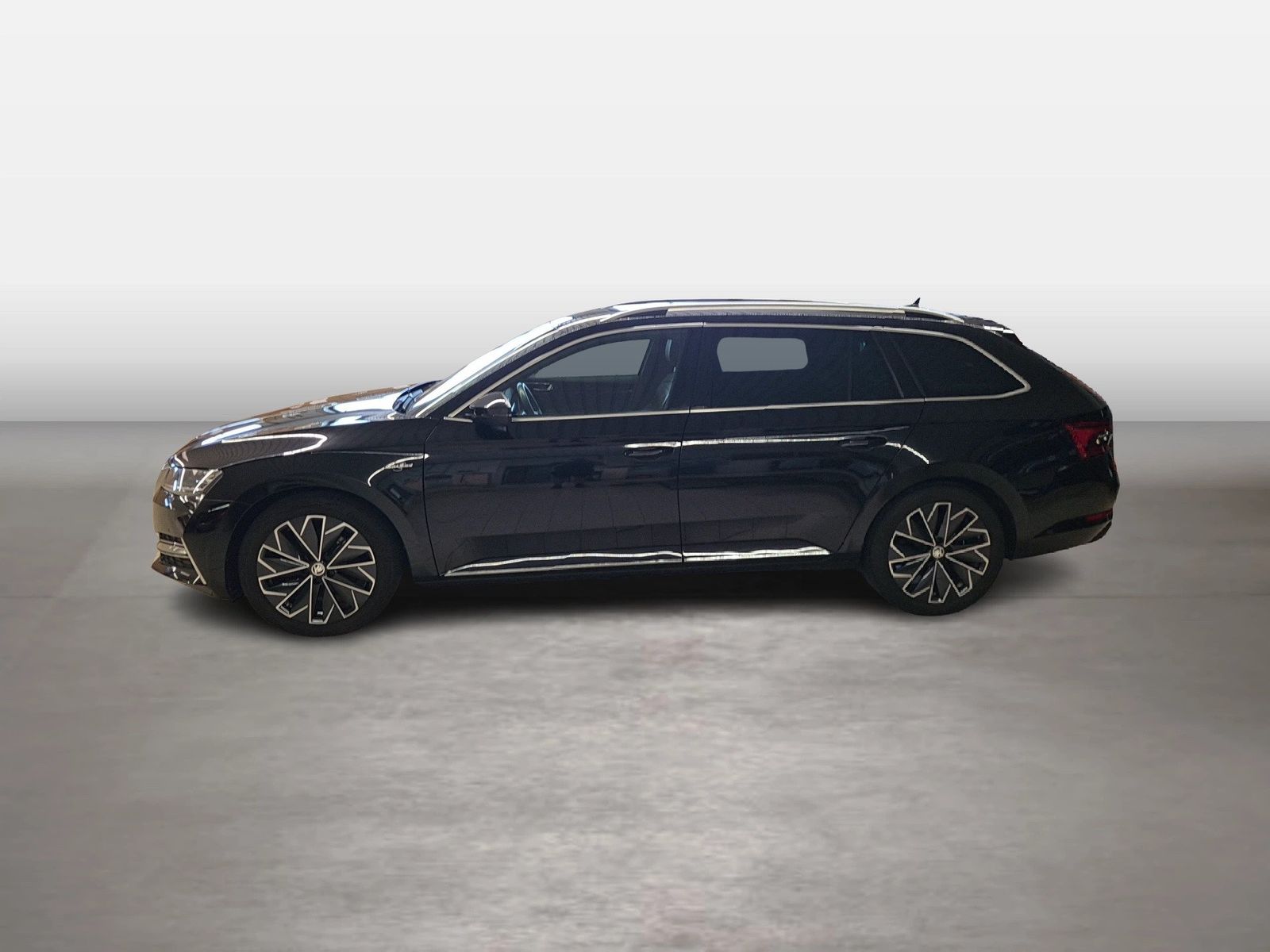 Fahrzeug autohaus mense Fahrzeugabbildung SKODA Superb Combi L&K 2.0l TDI 110kW 7-Gang-DSG AHK 4 - mit KI generiert/bearbeitet