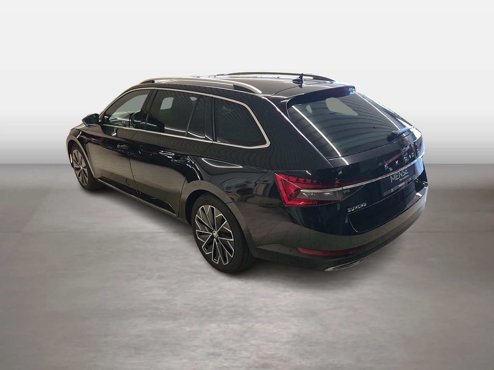 Fahrzeug autohaus mense Fahrzeugabbildung SKODA Superb Combi L&K 2.0l TDI 110kW 7-Gang-DSG AHK 4 - mit KI generiert/bearbeitet