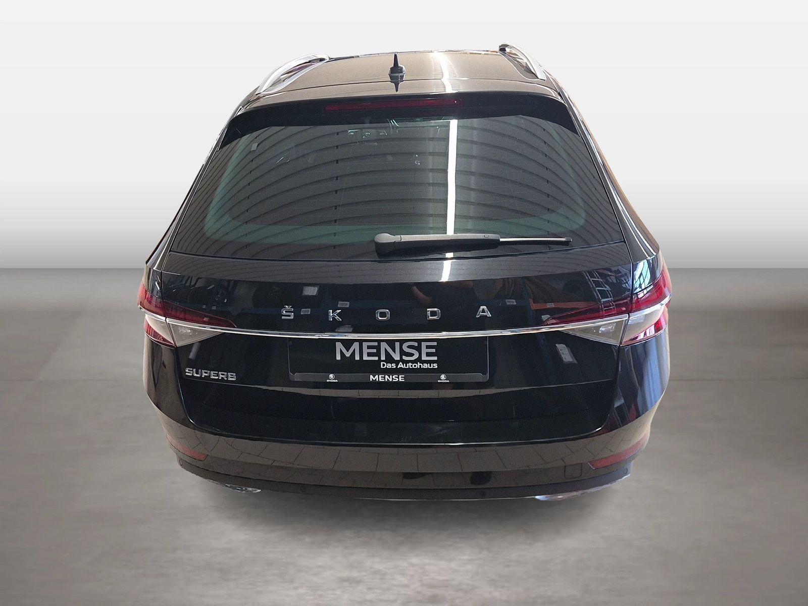 Fahrzeug autohaus mense Fahrzeugabbildung SKODA Superb Combi L&K 2.0l TDI 110kW 7-Gang-DSG AHK 4 - mit KI generiert/bearbeitet