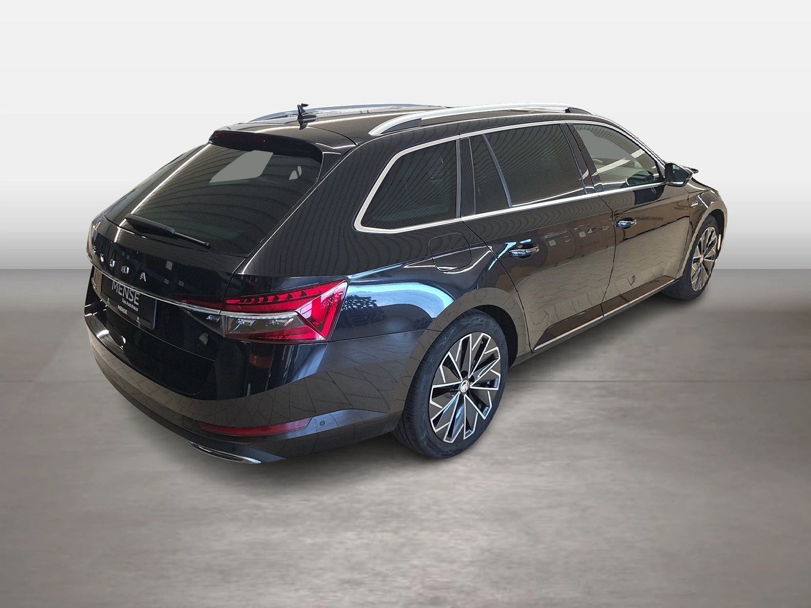 Fahrzeug autohaus mense Fahrzeugabbildung SKODA Superb Combi L&K 2.0l TDI 110kW 7-Gang-DSG AHK 4 - mit KI generiert/bearbeitet