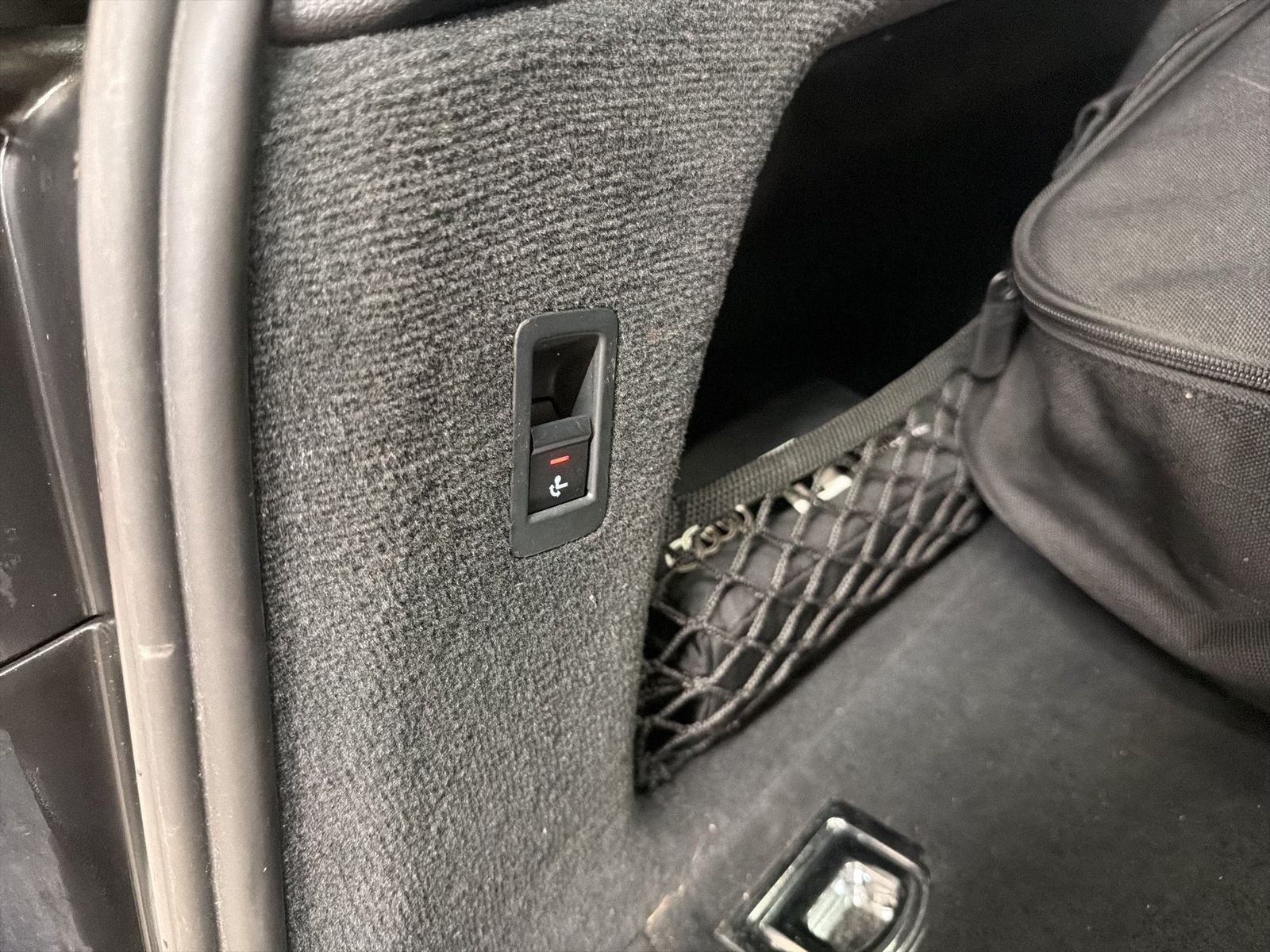 Fahrzeugabbildung Audi A6 Avant 55 TFSI e quattro sport 2022 Matrix B&O