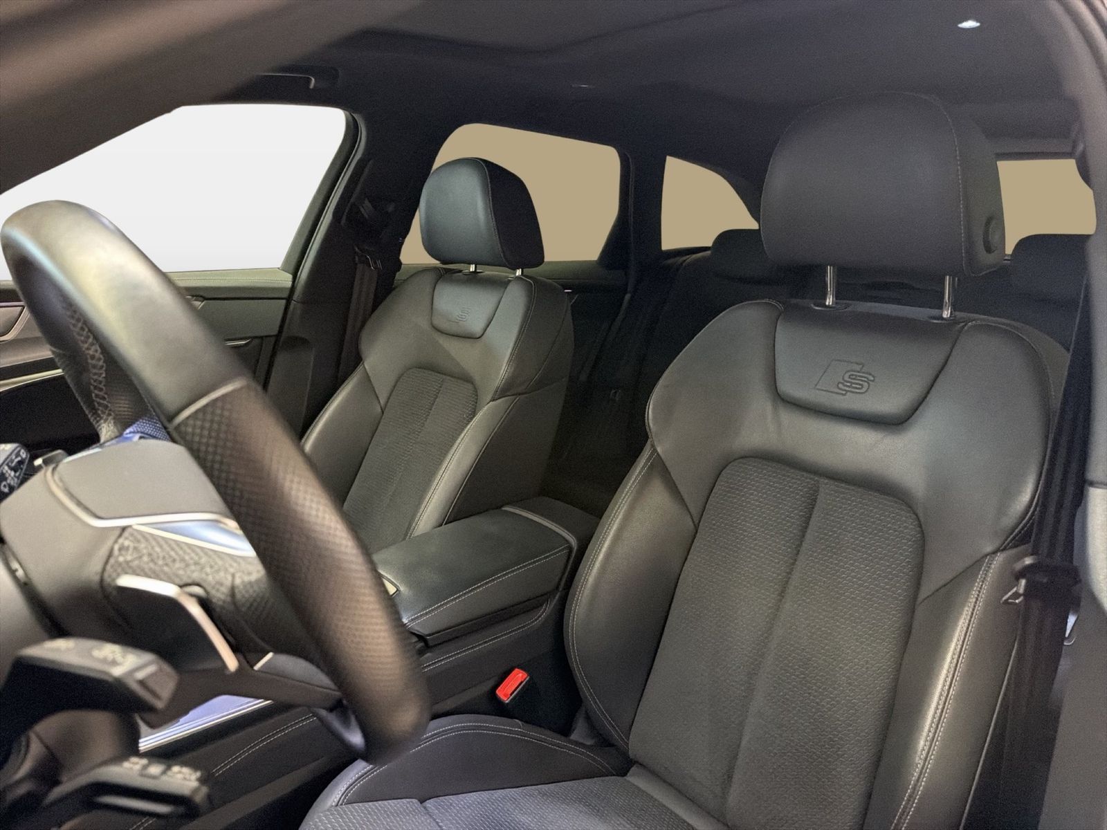 Fahrzeugabbildung Audi A6 Avant 55 TFSI e quattro sport 2022 Matrix B&O