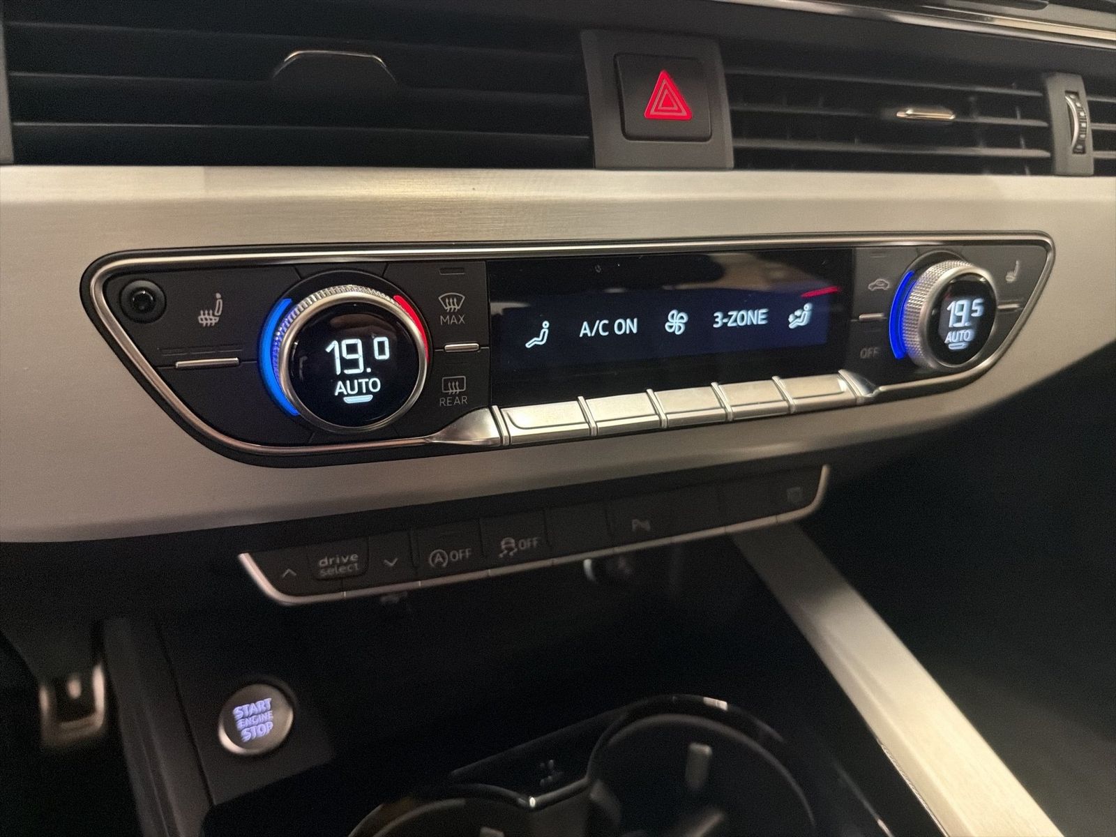 Fahrzeug autohaus mense Fahrzeugabbildung Audi A4 Avant 40 TDI quattro S line 2023 (Facelift)