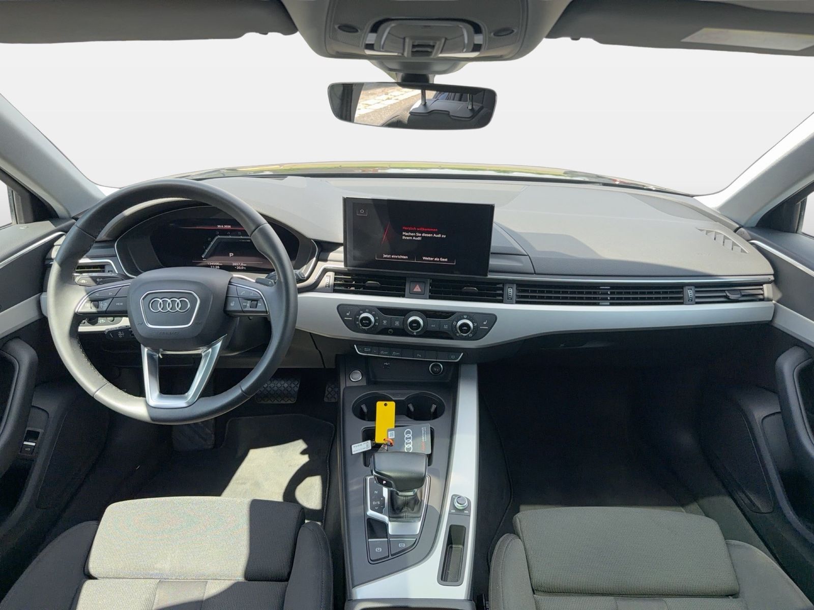 Fahrzeug autohaus mense Fahrzeugabbildung Audi A4 Avant 40 TDI S tronic Matrix AHK HUD - mit KI generiert/bearbeitet