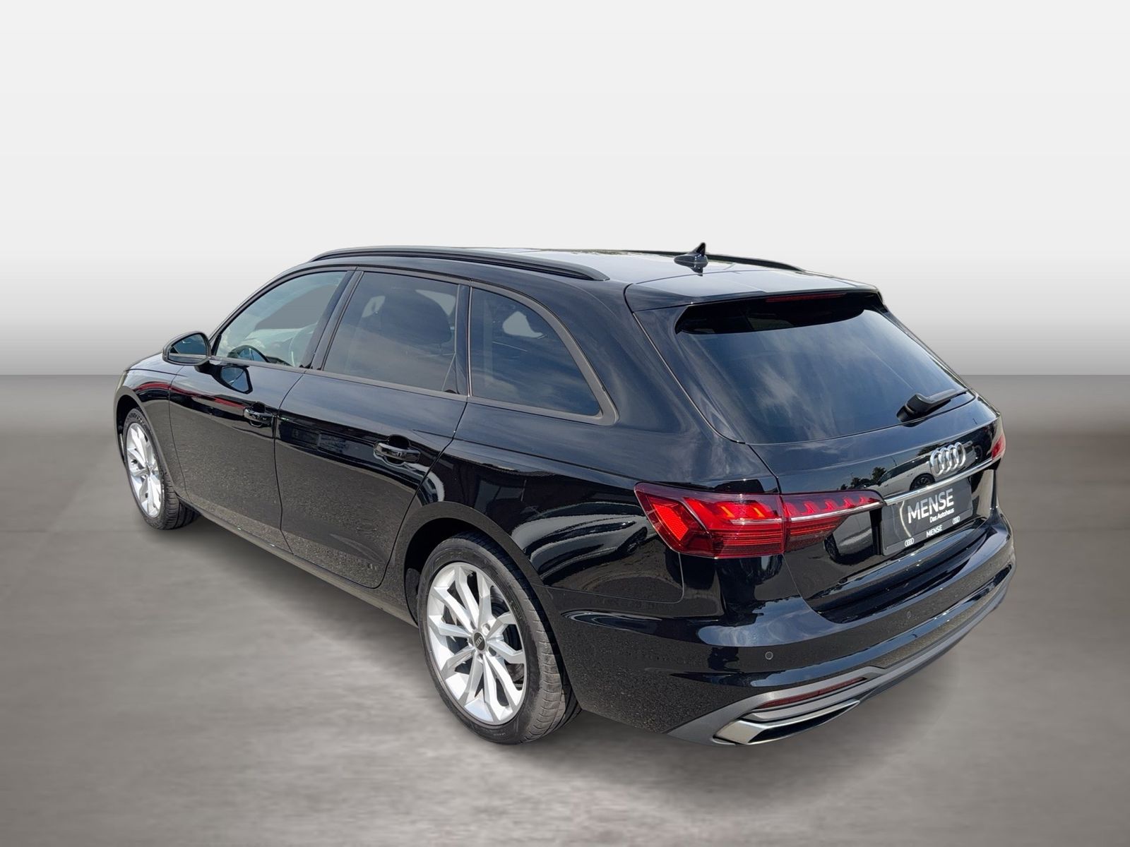 Fahrzeug autohaus mense Fahrzeugabbildung Audi A4 Avant 40 TDI S tronic Matrix AHK HUD - mit KI generiert/bearbeitet