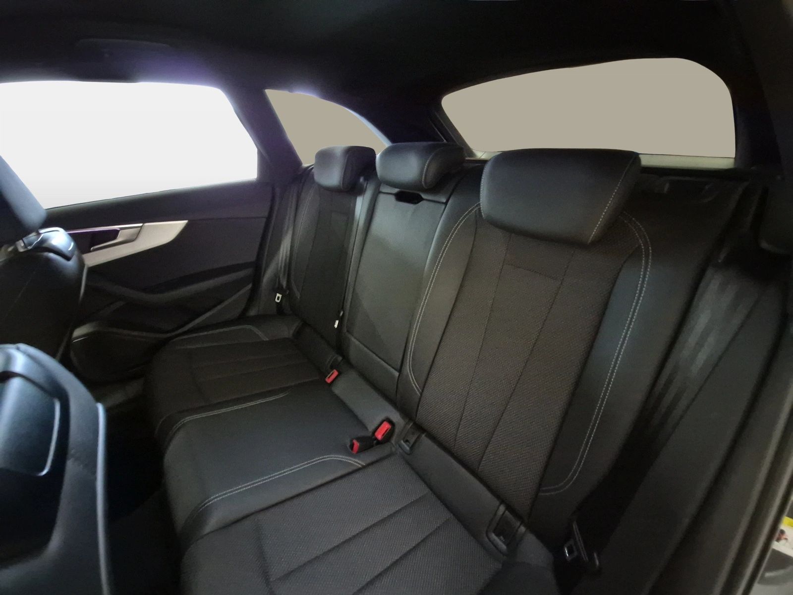 Fahrzeug autohaus mense Fahrzeugabbildung Audi A4 Avant Sport 40 TDI quattro S tronic S line Sp - mit KI generiert/bearbeitet