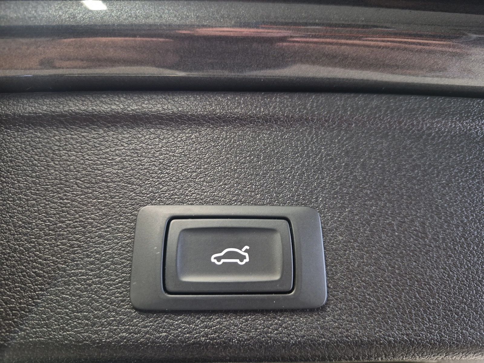 Fahrzeug autohaus mense Fahrzeugabbildung Audi A4 Avant Sport 40 TDI quattro S tronic S line Sp - mit KI generiert/bearbeitet