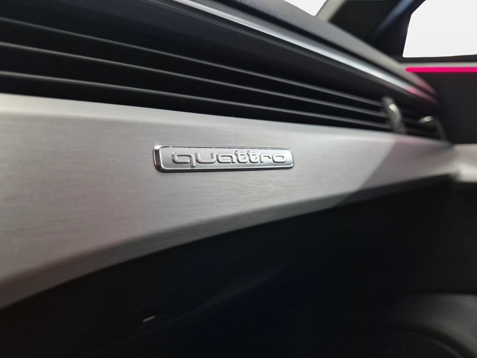 Fahrzeug autohaus mense Fahrzeugabbildung Audi A4 Avant Sport 40 TDI quattro S tronic S line Sp - mit KI generiert/bearbeitet