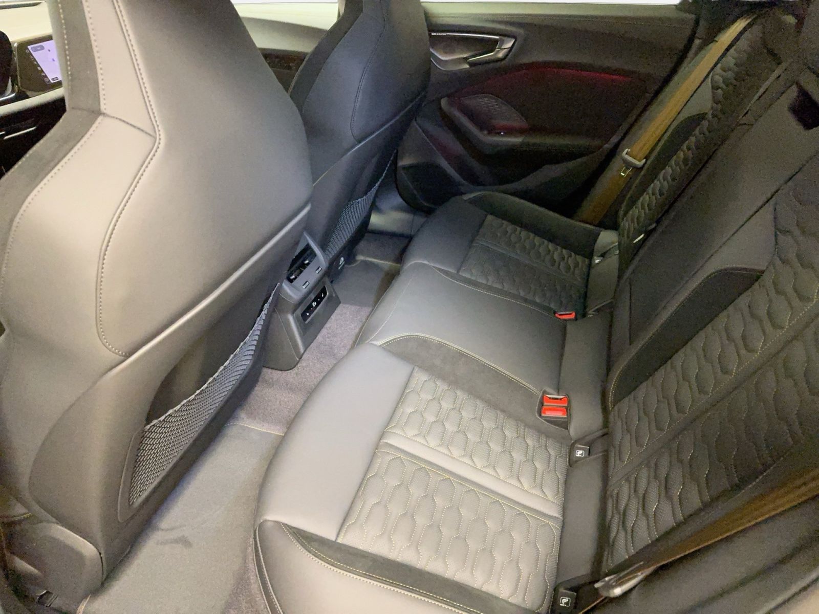 Fahrzeugabbildung Audi RS 5 Avant 470 kW tiptronic Keramik AudiSport AH