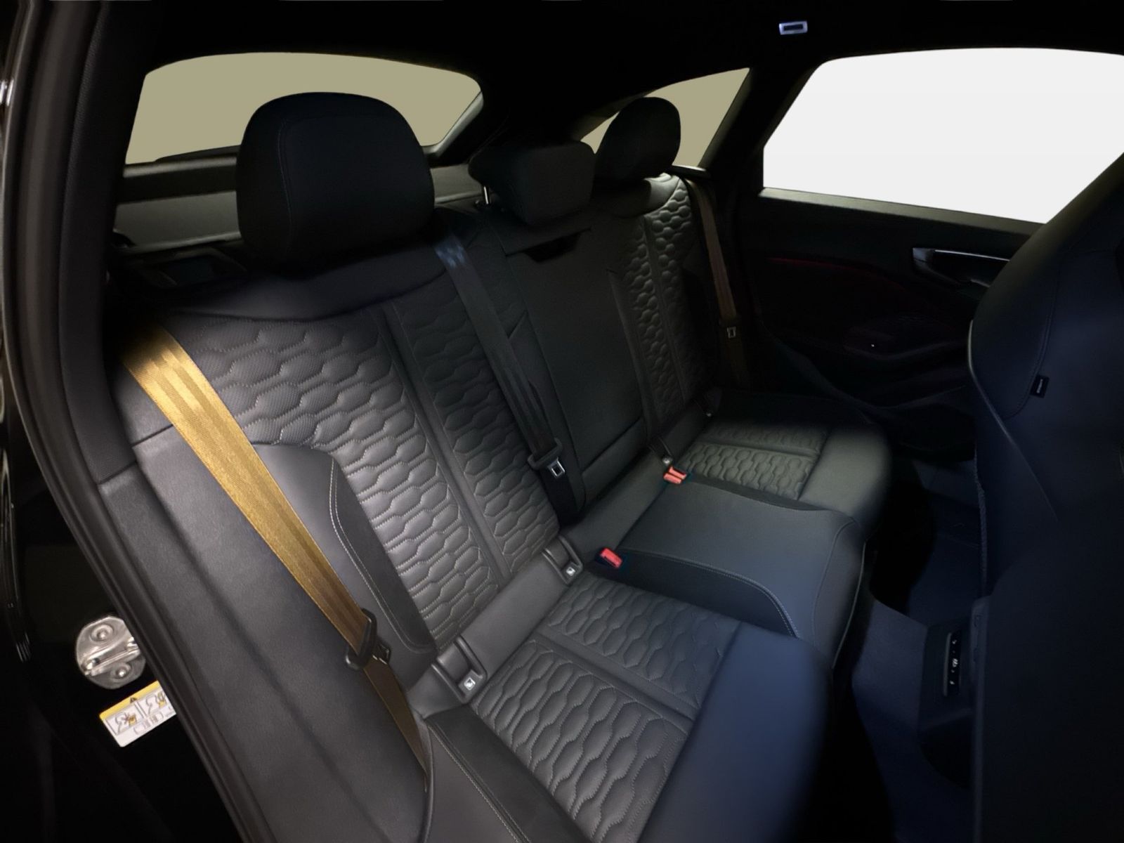 Fahrzeugabbildung Audi RS 5 Avant 470 kW tiptronic Keramik AudiSport AH
