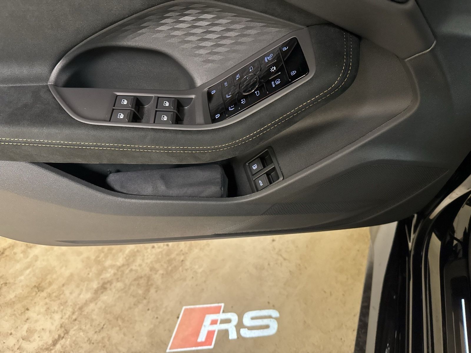 Fahrzeugabbildung Audi RS 5 Avant 470 kW tiptronic Keramik AudiSport AH
