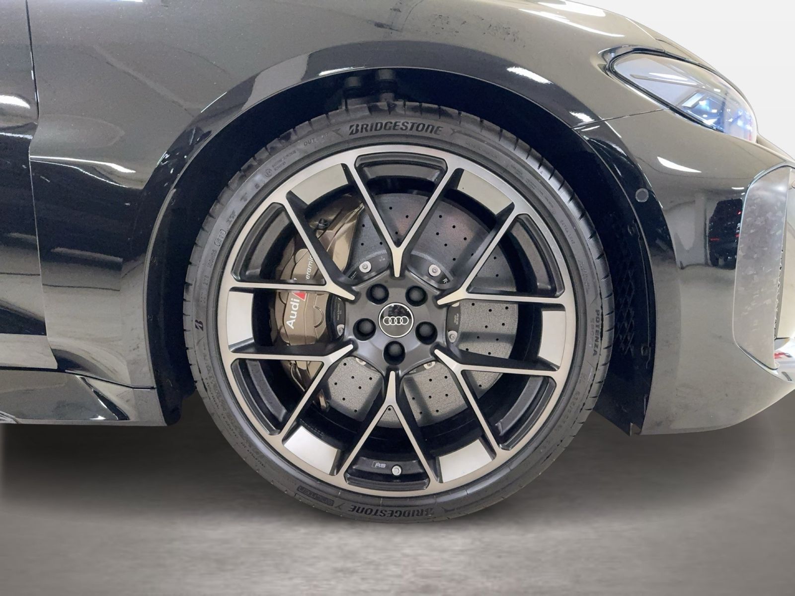 Fahrzeugabbildung Audi RS 5 Avant 470 kW tiptronic Keramik AudiSport AH