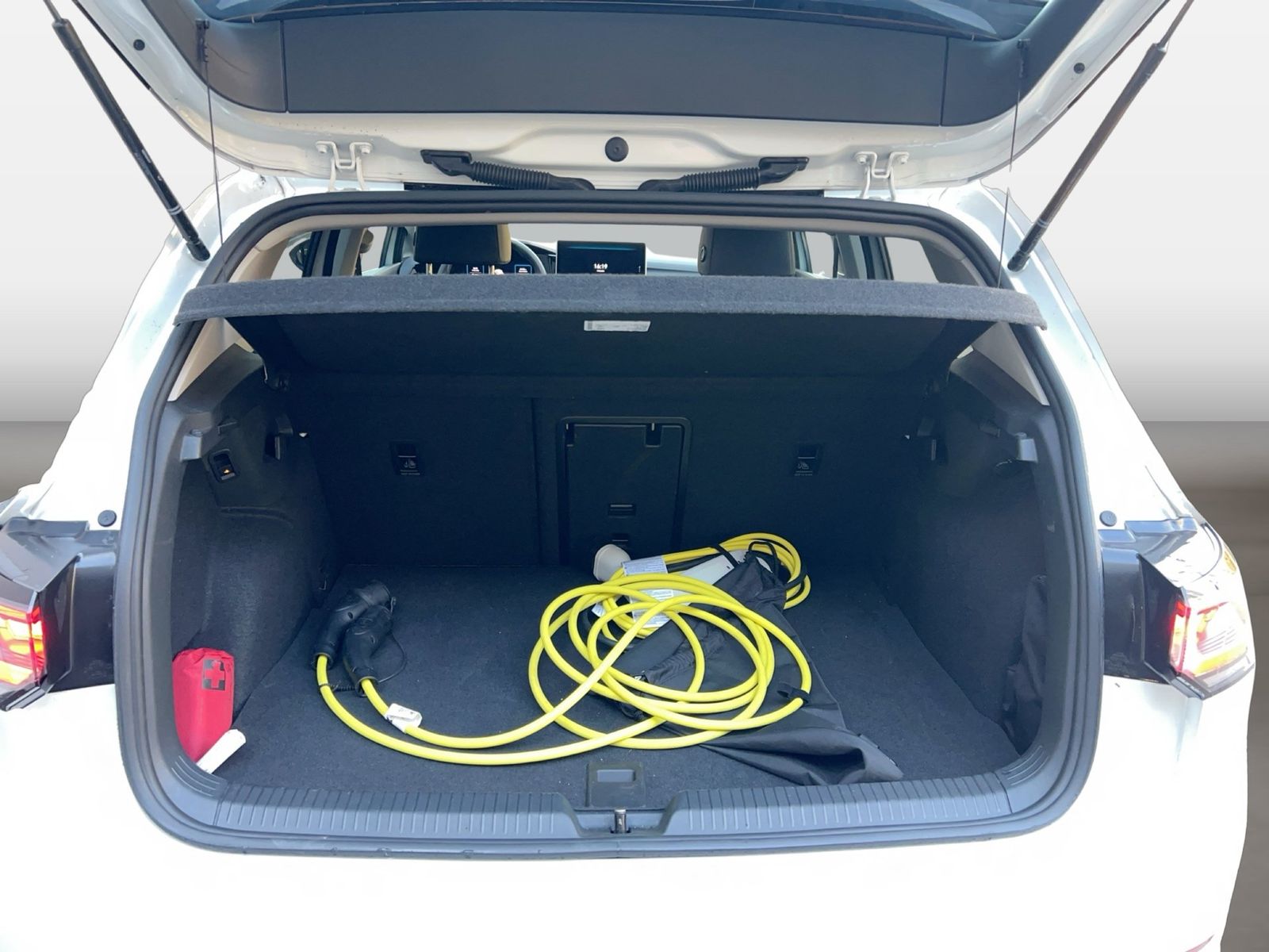 Fahrzeugabbildung Volkswagen Golf VIII 1.5 TSI DSG eHybrid Style