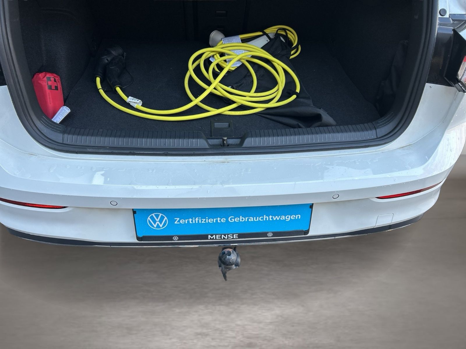 Fahrzeugabbildung Volkswagen Golf VIII 1.5 TSI DSG eHybrid Style