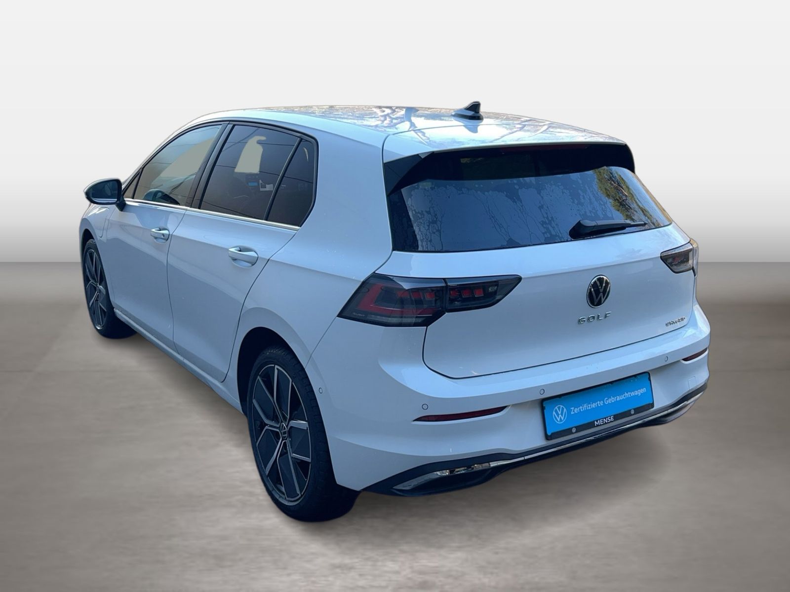 Fahrzeugabbildung Volkswagen Golf VIII 1.5 TSI DSG eHybrid Style