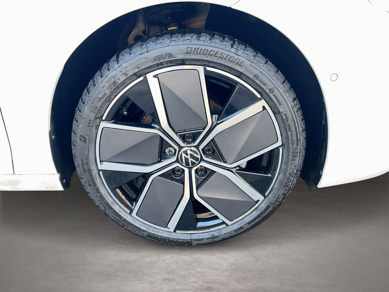 Fahrzeugabbildung Volkswagen Golf VIII 1.5 TSI DSG eHybrid Style